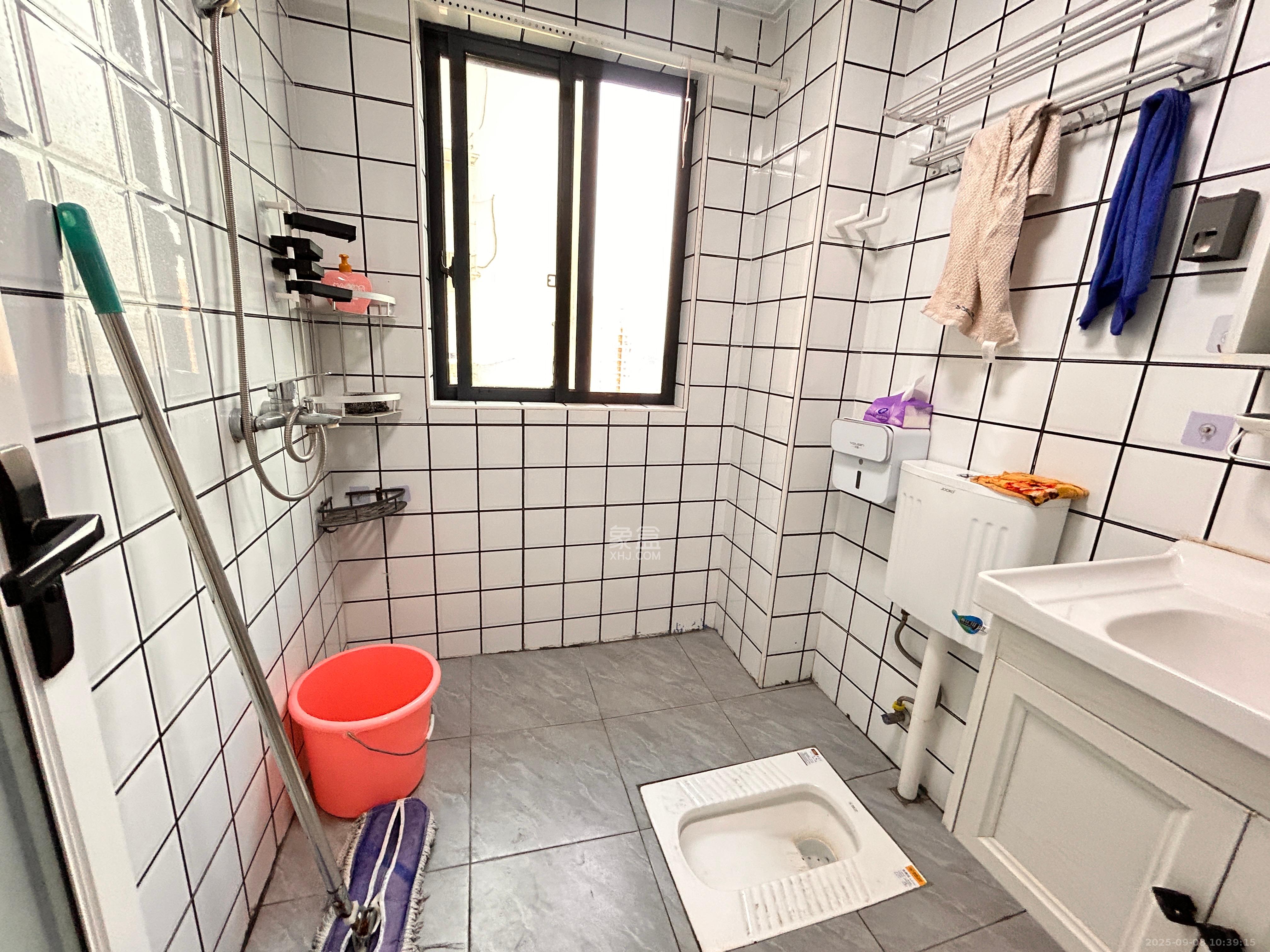 南庭城果  3室2厅1卫    2200.0元/月室内图