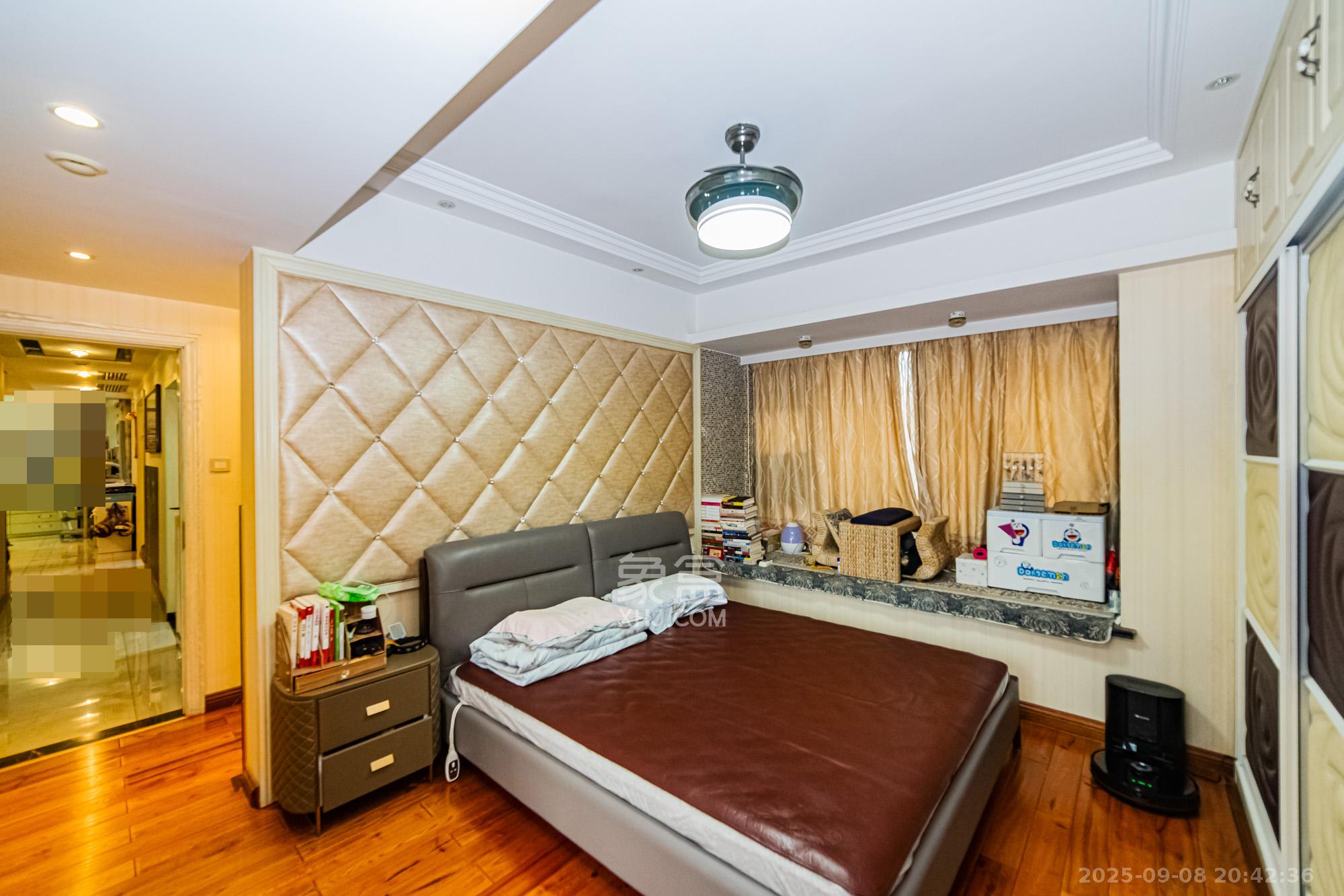 滨江君悦香邸  3室2厅2卫    130.28万 滨江君悦香邸  3室2厅2卫    130.28万卧室