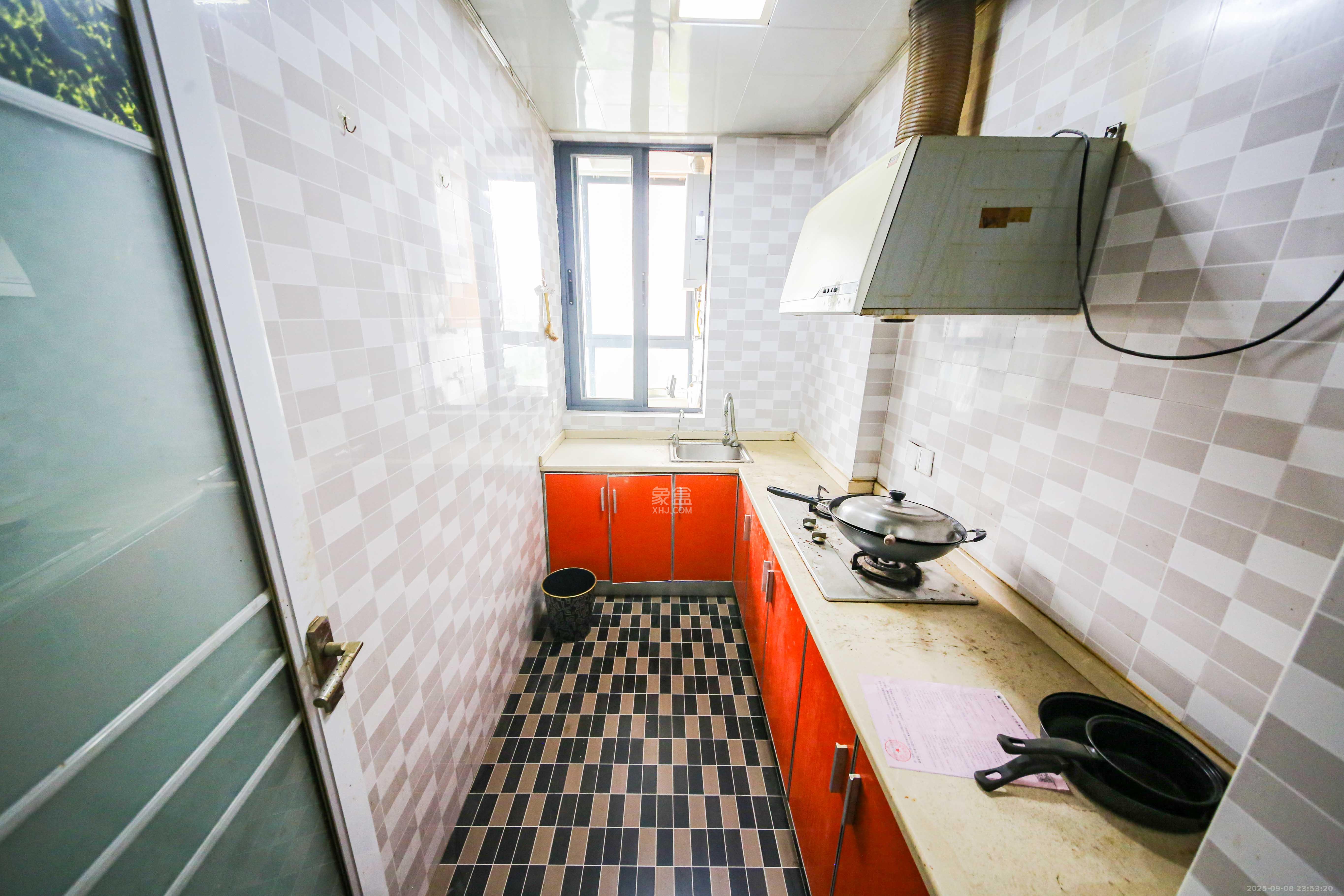 满庭芳小区  1室1厅1卫    50.4万厨房