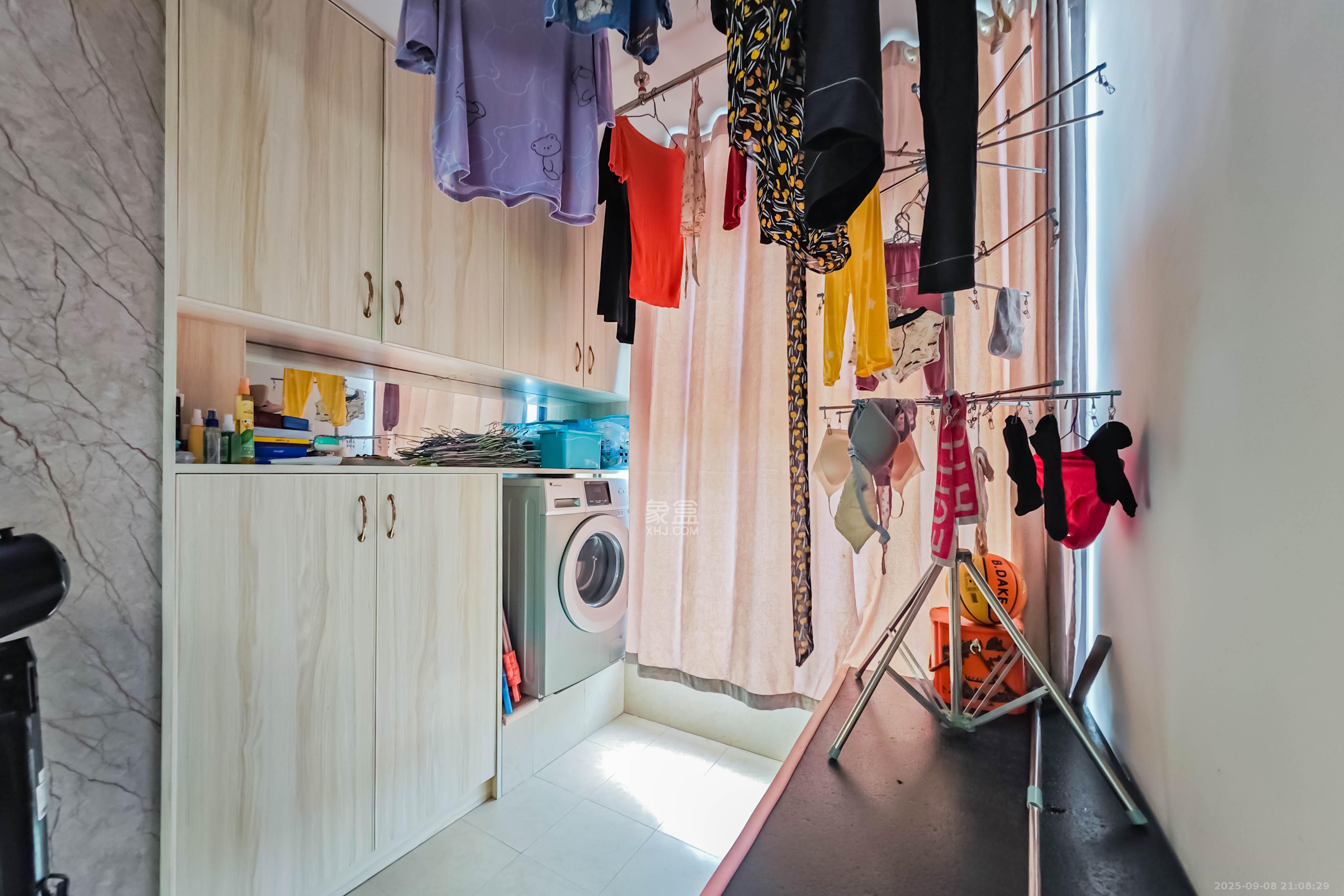 绿地之窗  3室2厅1卫    65.0万其他