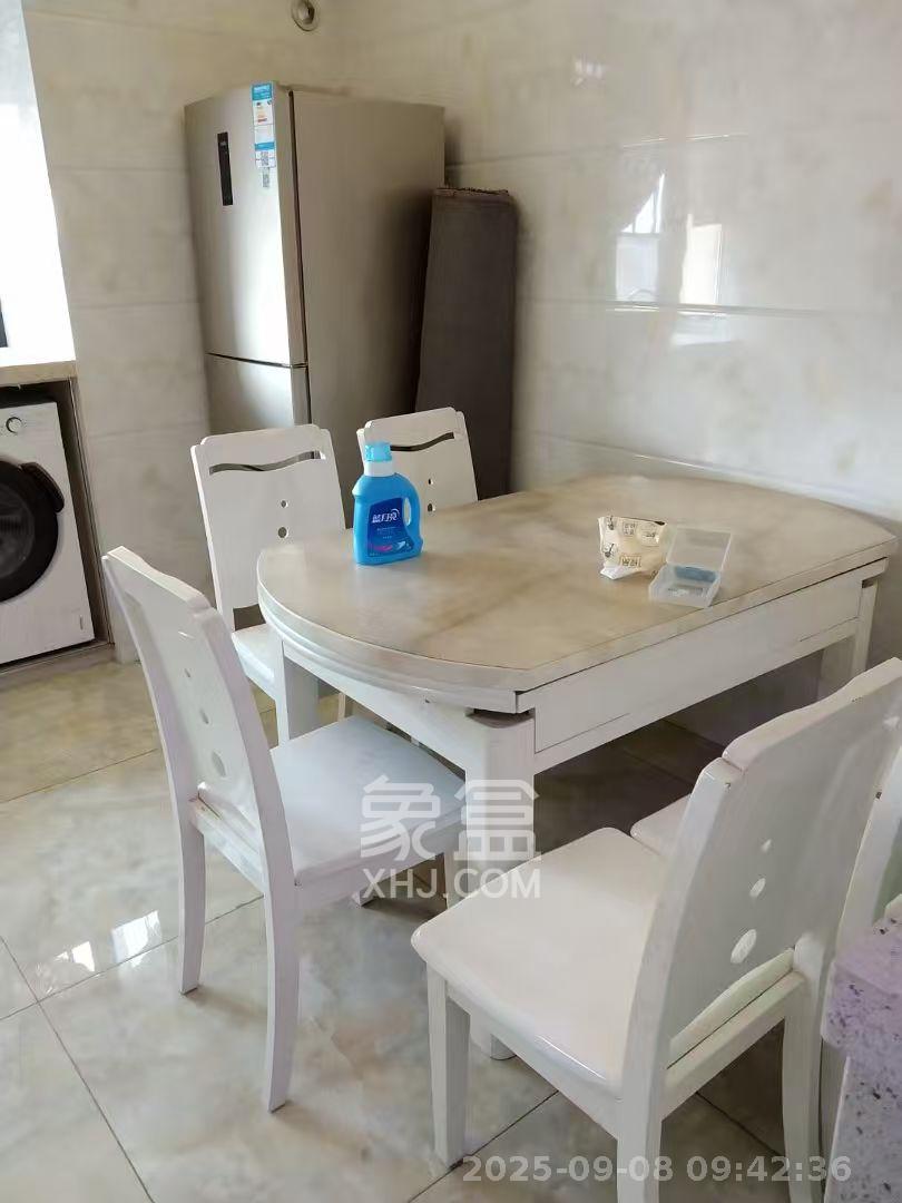 中信凯旋城（中信新城四期）  3室2厅1卫    2400.0元/月室内图