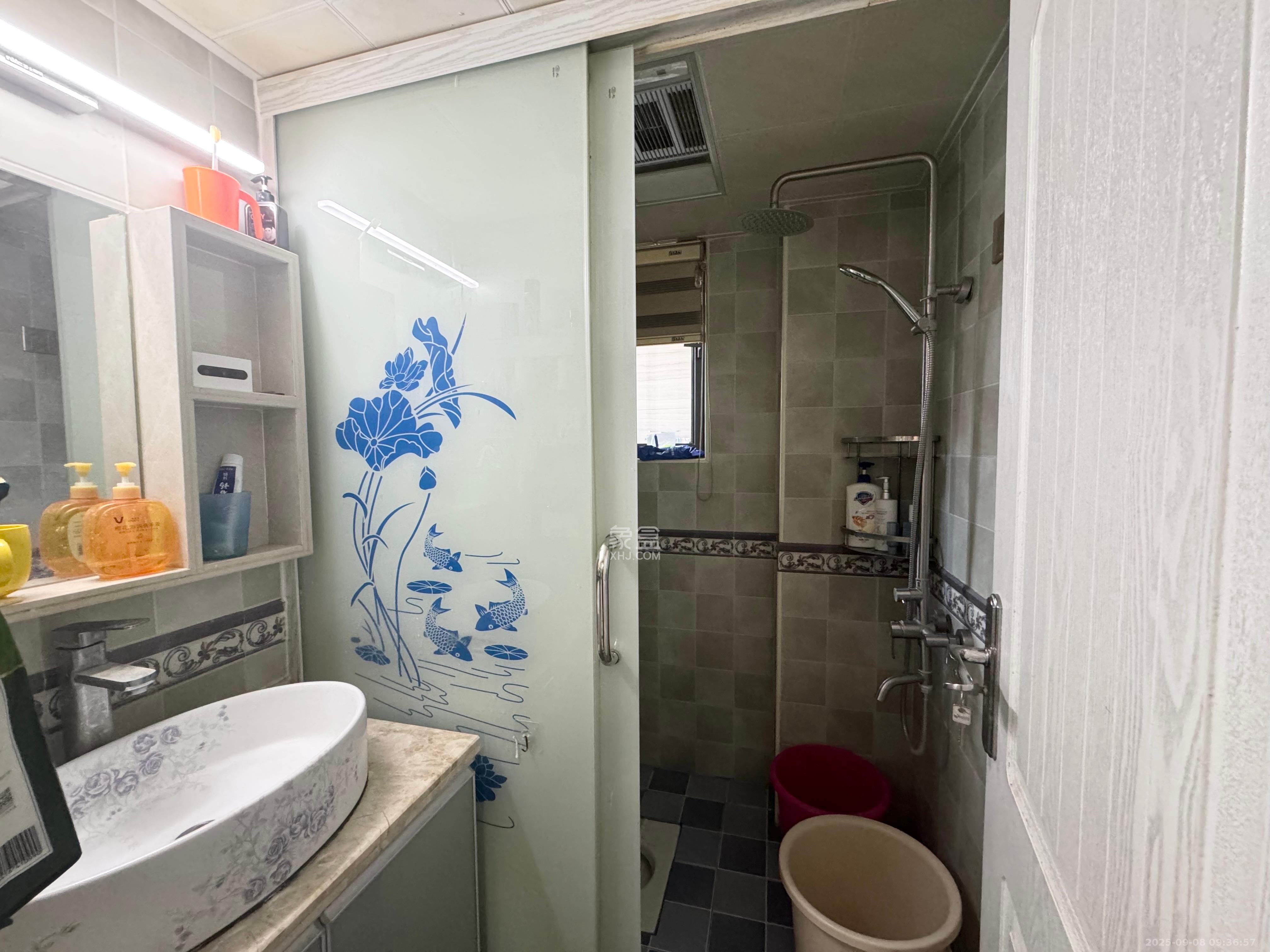 中信凯旋城(中信新城四期)  3室2厅1卫    2000.0元/月 中信凯旋城(中信新城四期)  3室2厅1卫    2000.0元/月室内图