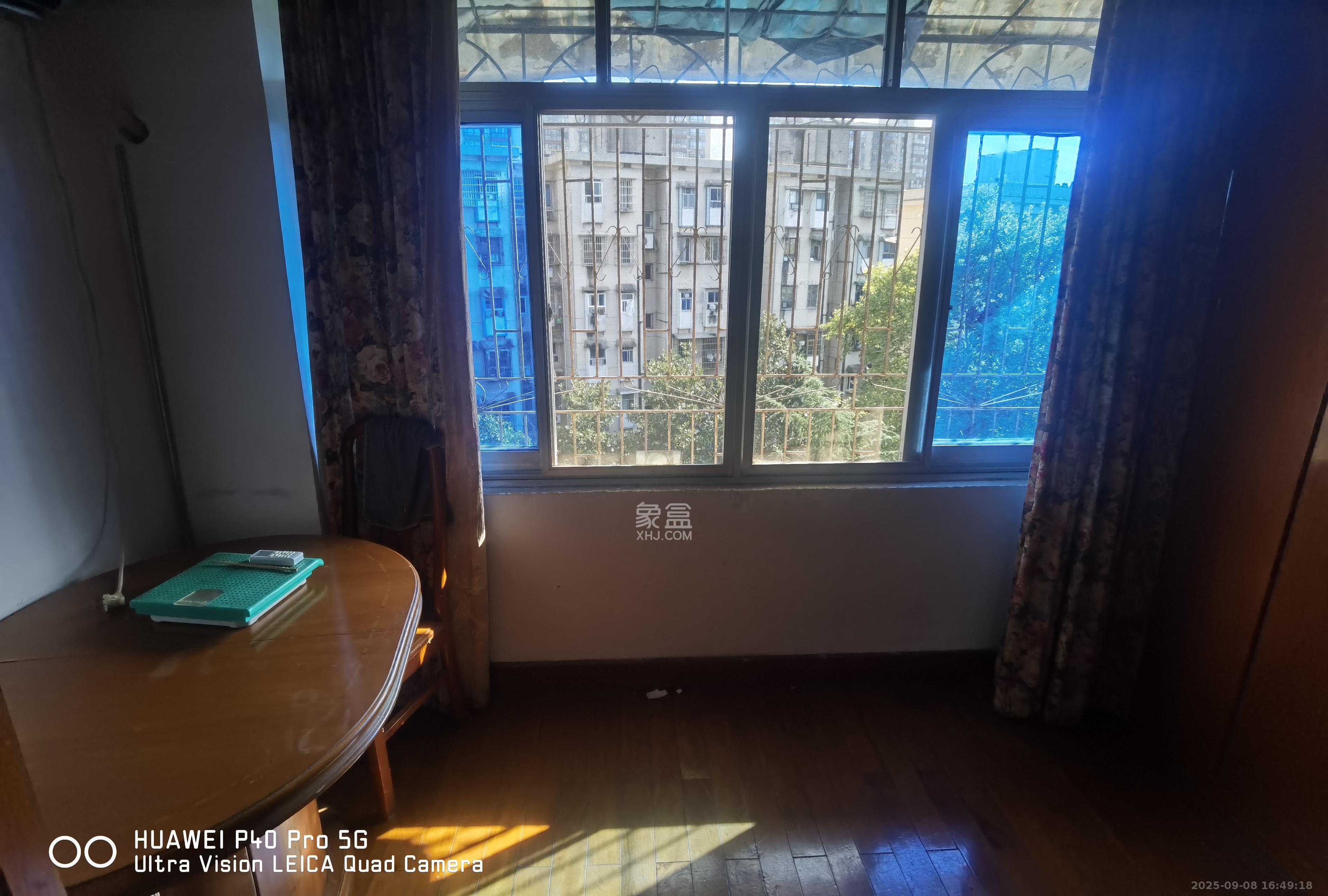 东瓜山三村(东电社区) 2室1厅1卫 1300.0元/月 东瓜山三村(东电社区) 2室1厅1卫 1300.0元/月室内图