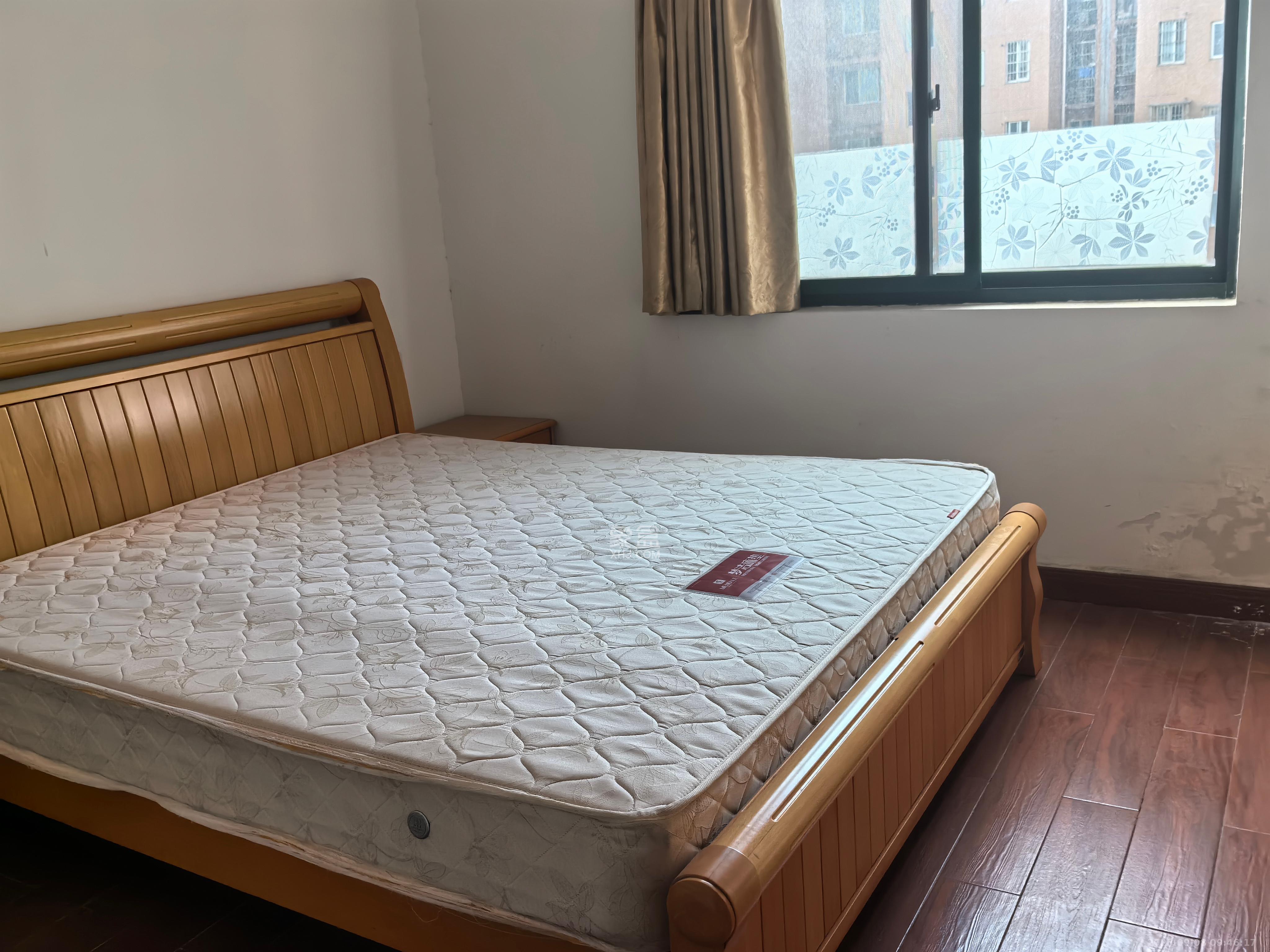 诚兴园  2室2厅2卫    2000.0元/月室内图