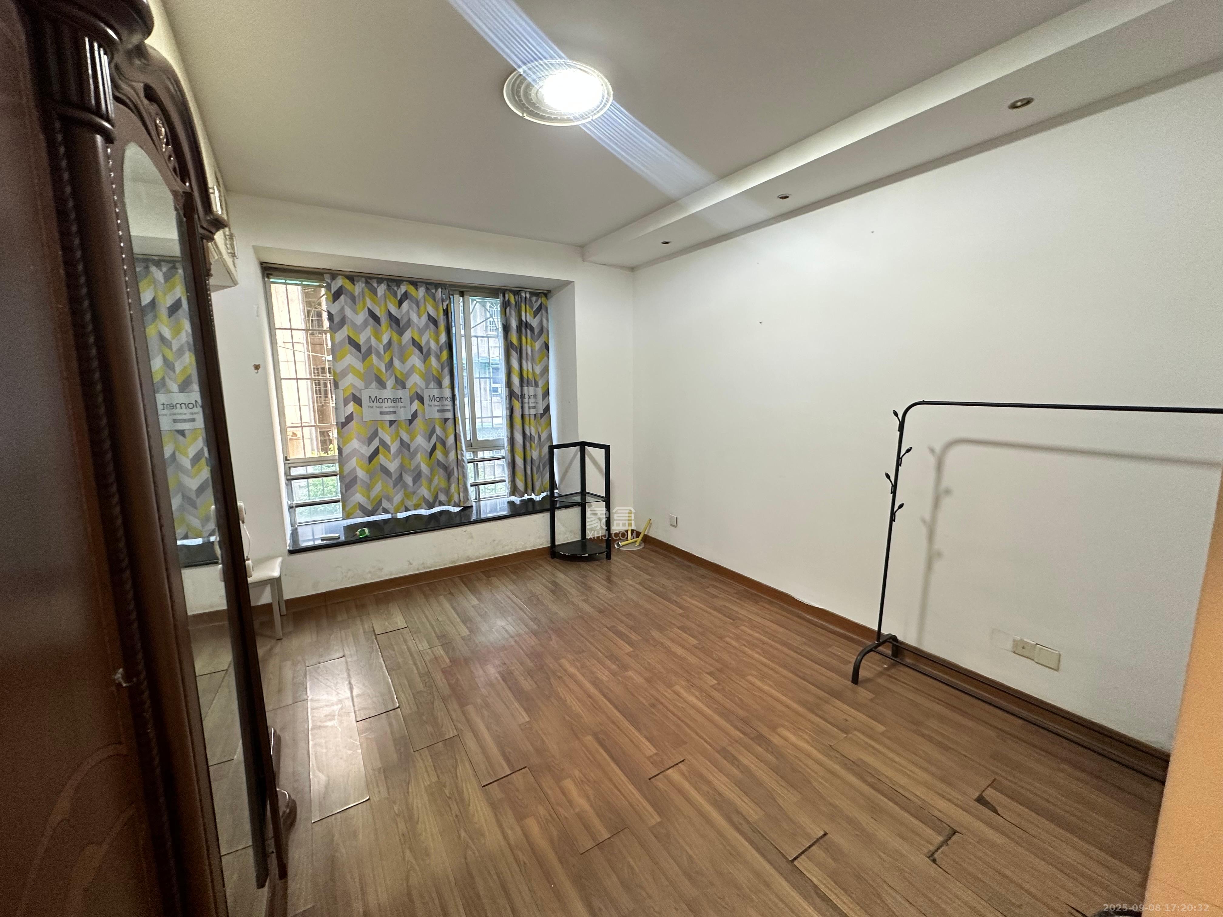 众立小区  3室2厅2卫    2500.0元/月室内图