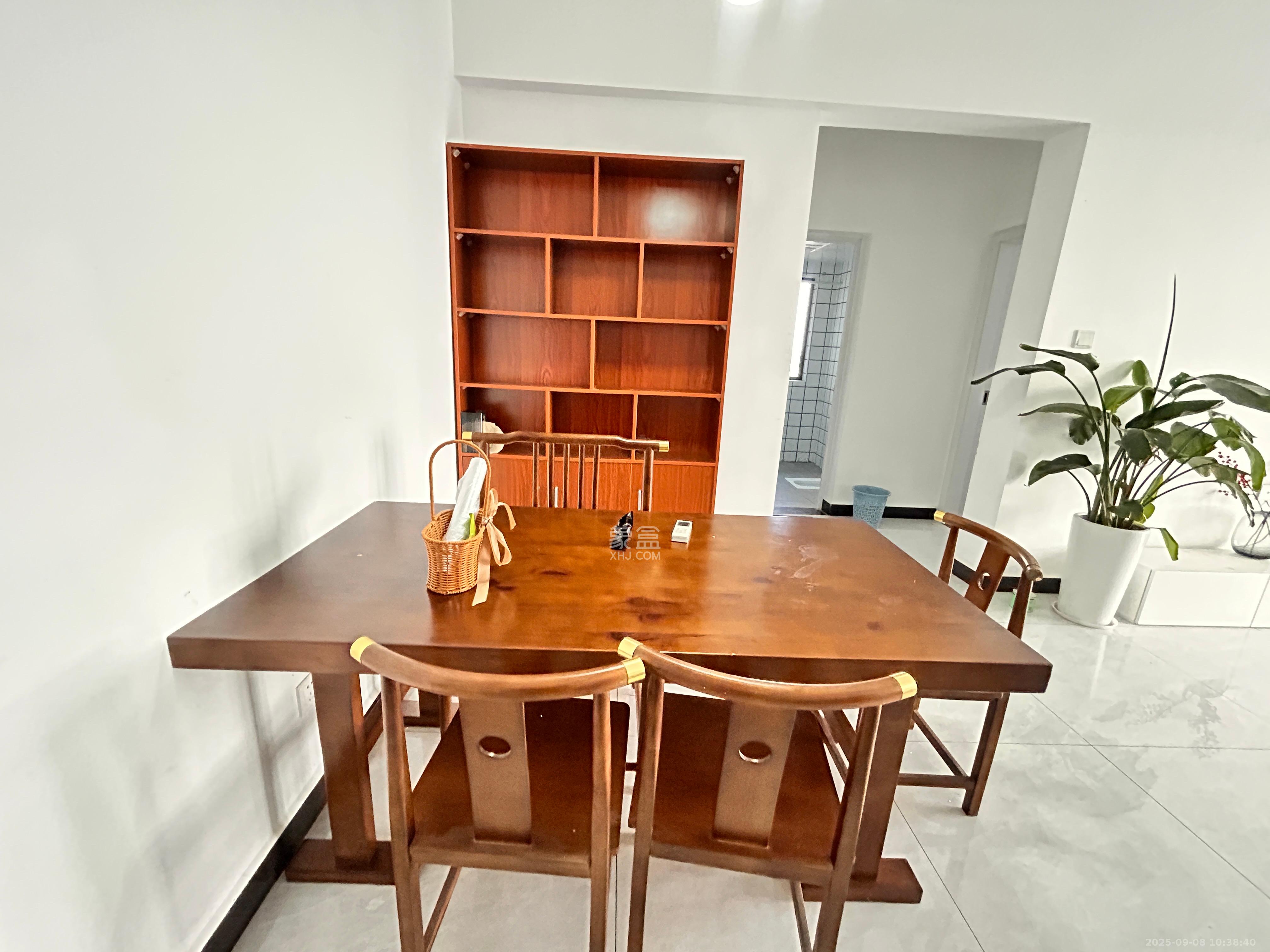 南庭城果  3室2厅1卫    2200.0元/月室内图