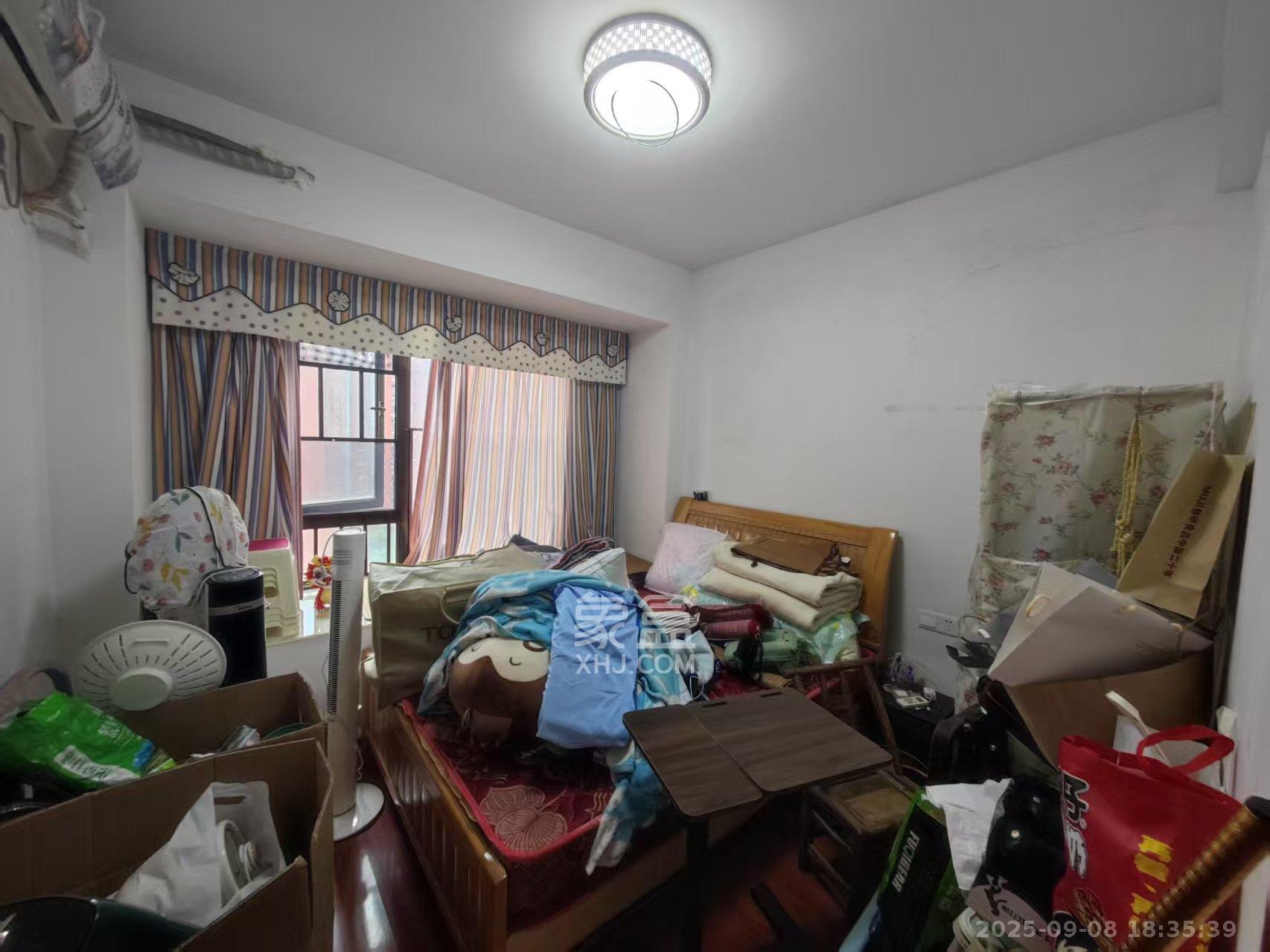 华润凤凰城三期  3室2厅1卫    1800.0元/月 华润凤凰城三期  3室2厅1卫    1800.0元/月室内图