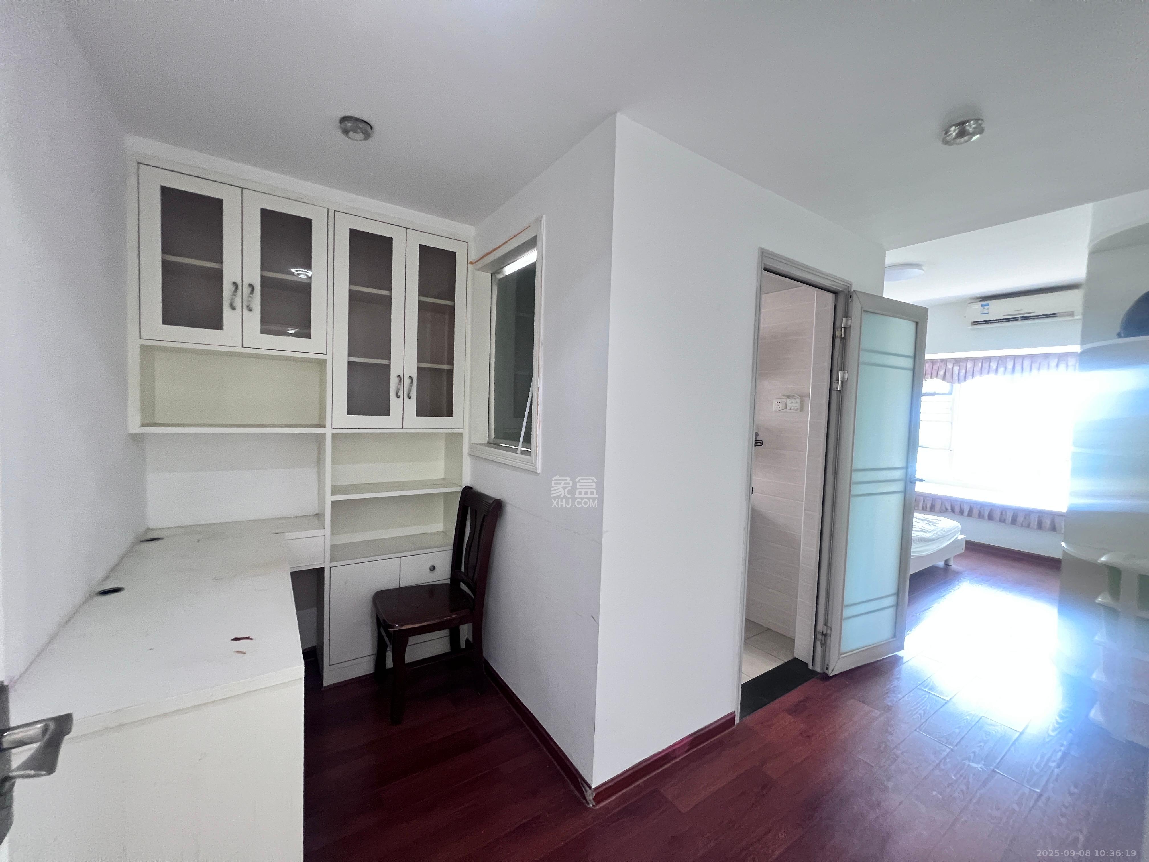 万国城(当代满庭春MOMA)三期  3室2厅2卫    2900.0元/月 万国城(当代满庭春MOMA)三期  3室2厅2卫    2900.0元/月室内图