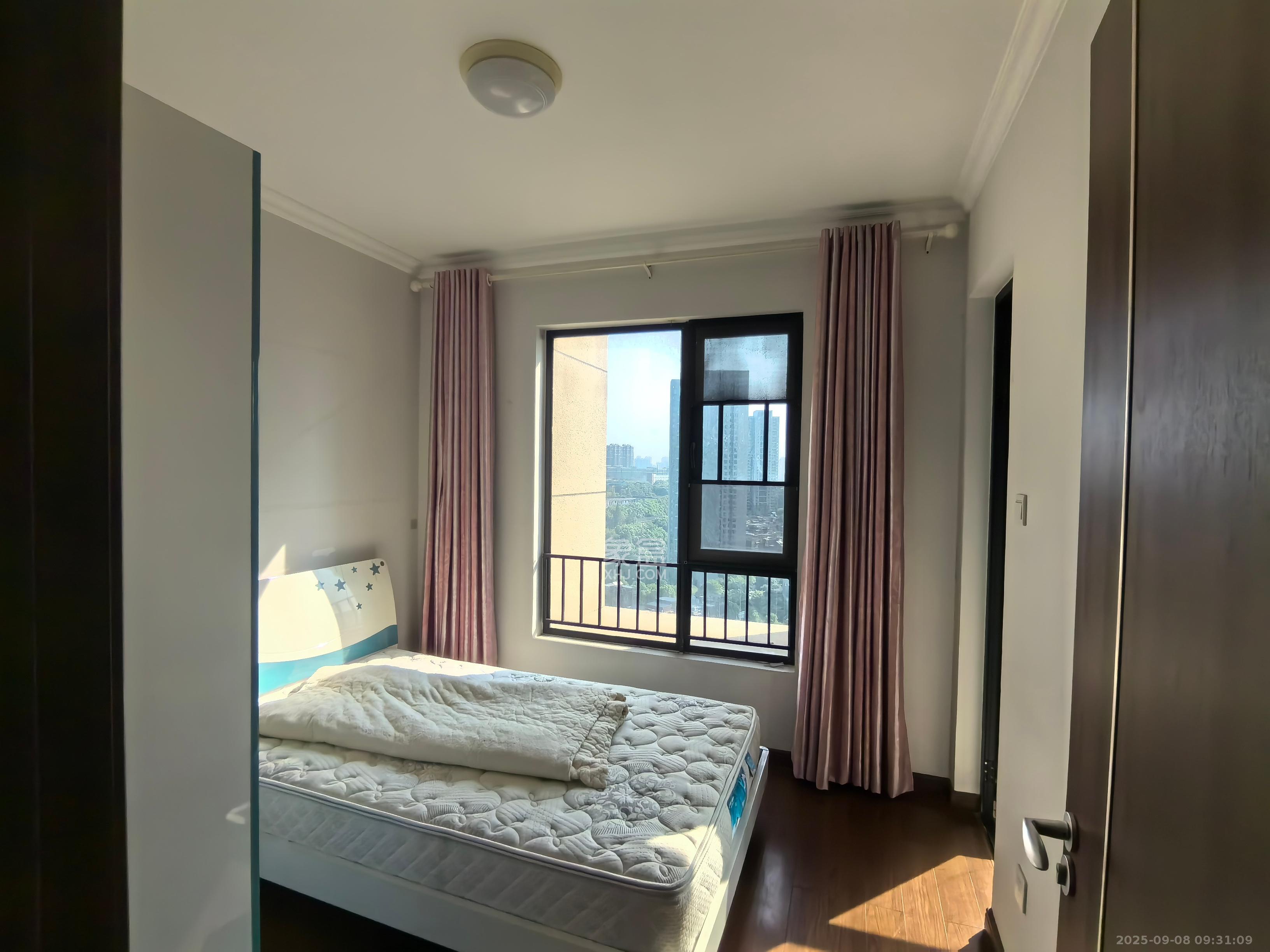 万科金域华府三四期 3室2厅1卫 2400.0元/月 万科金域华府三四期 3室2厅1卫 2400.0元/月室内图