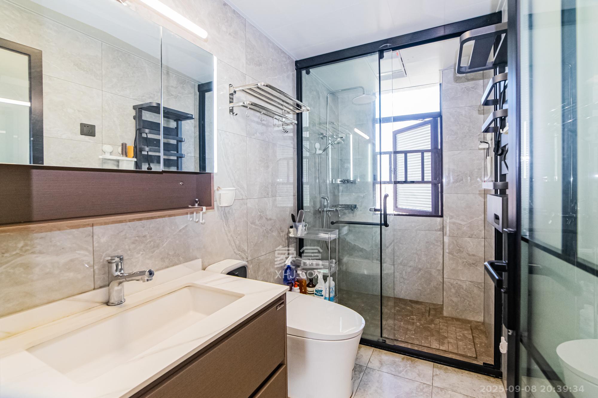 润和国际广场 4室2厅2卫 148.0万 润和国际广场 4室2厅2卫 148.0万卫生间