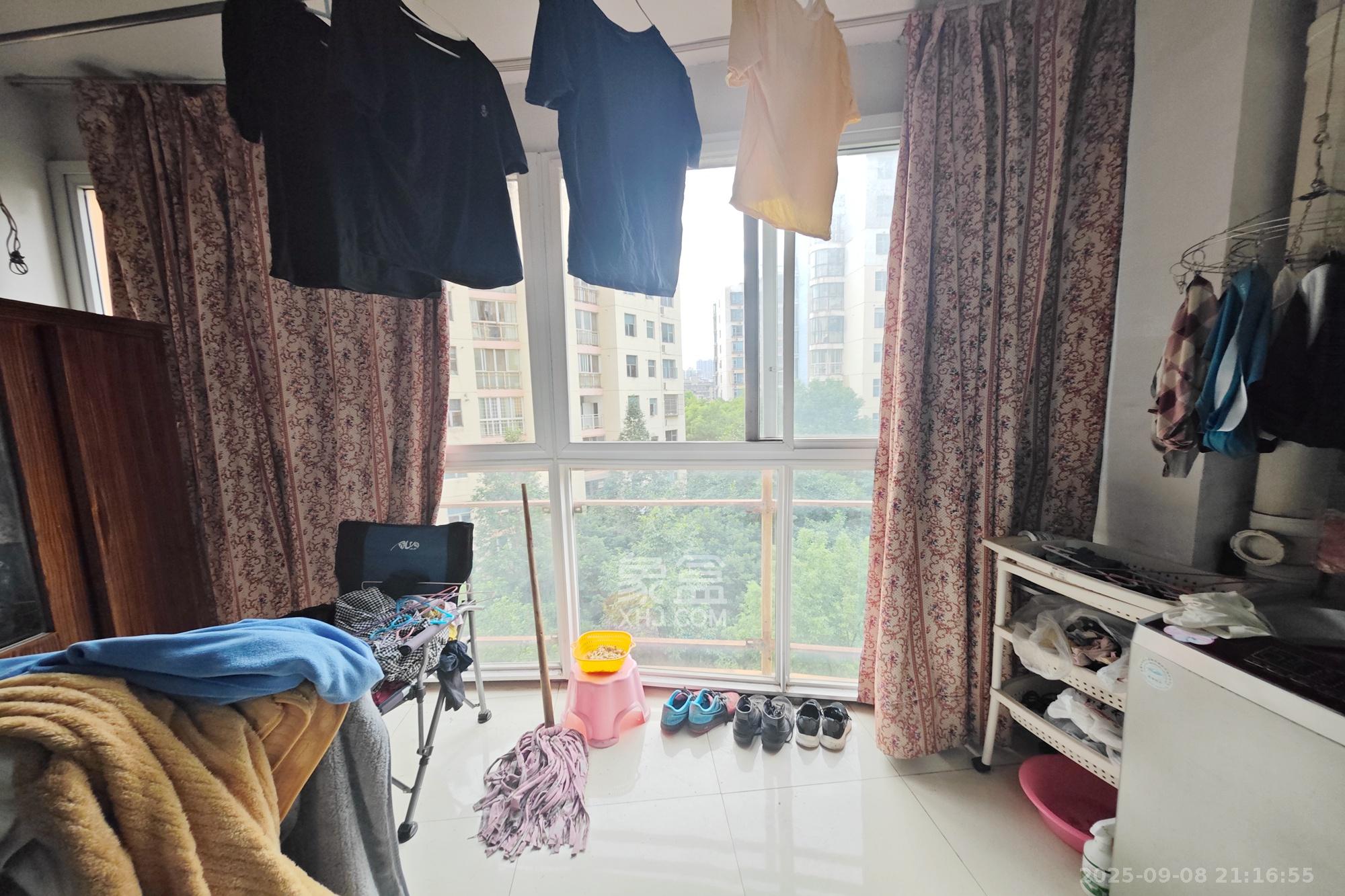 书香名邸  2室2厅1卫    82.8万阳台