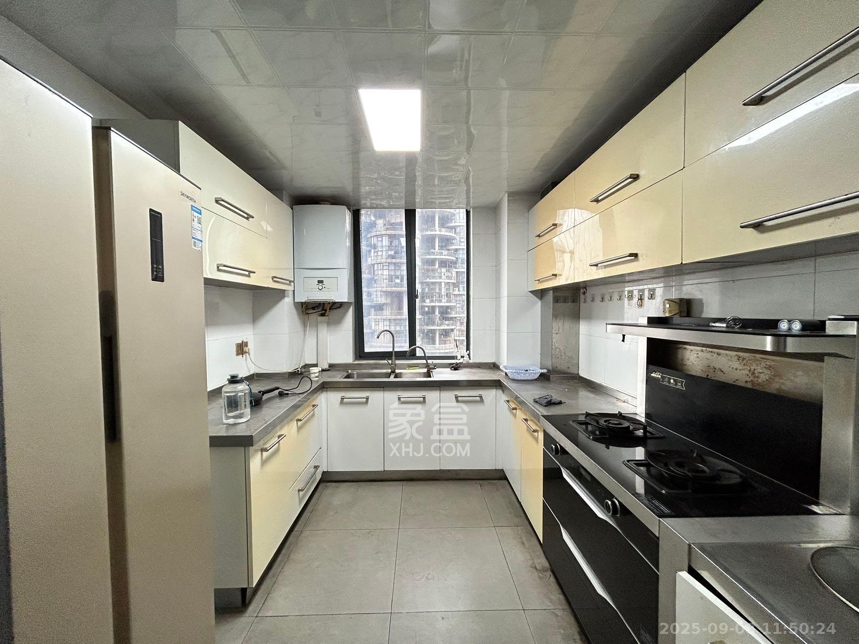 湘江世纪城湘江豪庭 4室2厅3卫 7000.0元/月 湘江世纪城湘江豪庭 4室2厅3卫 7000.0元/月室内图