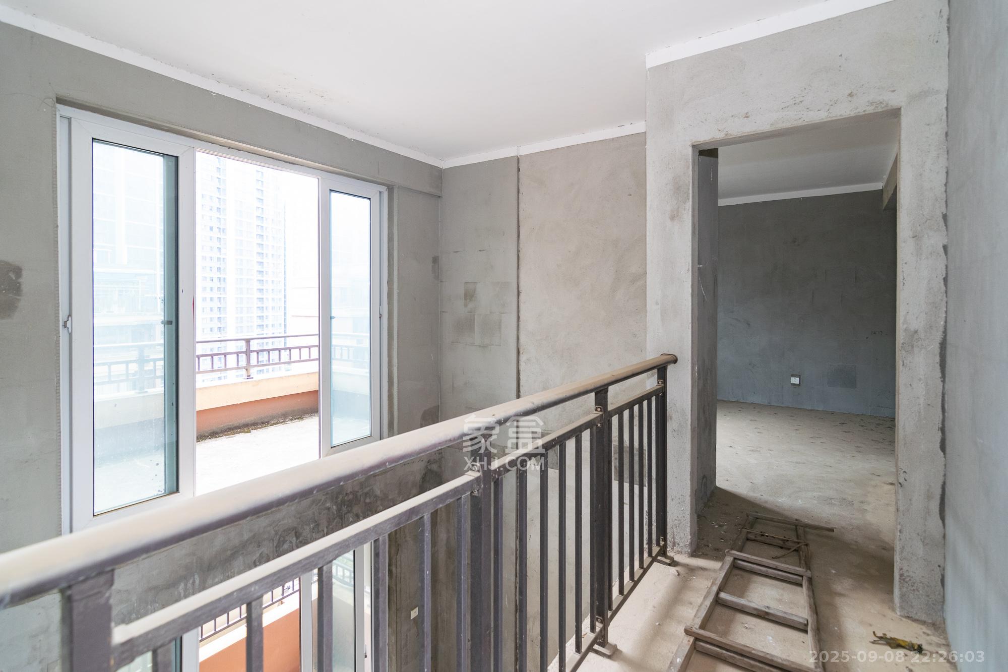 新城国际花都  4室2厅2卫    120.0万其他