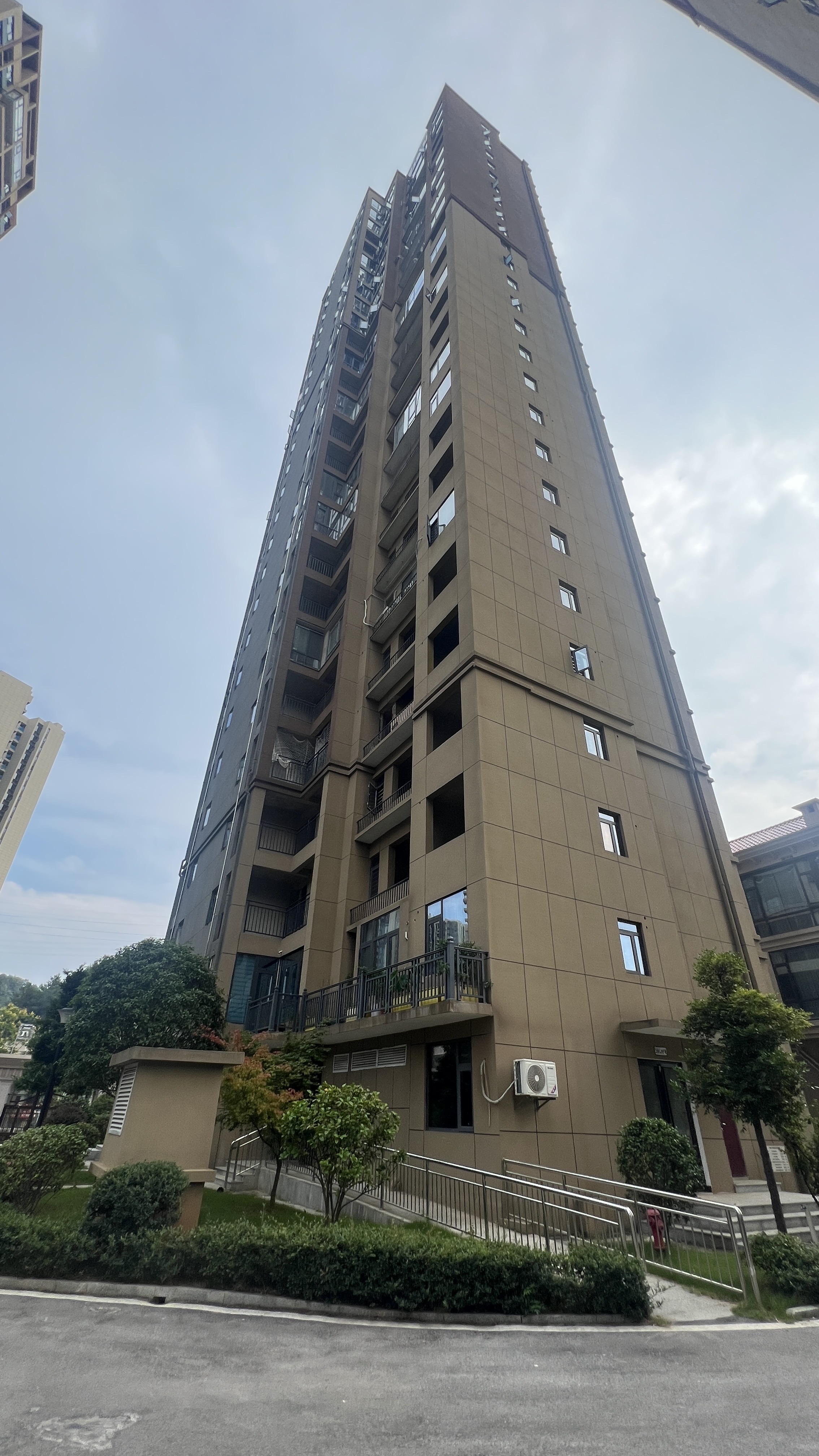 城市公园 4室2厅2卫 69.8万 城市公园 4室2厅2卫 69.8万客厅