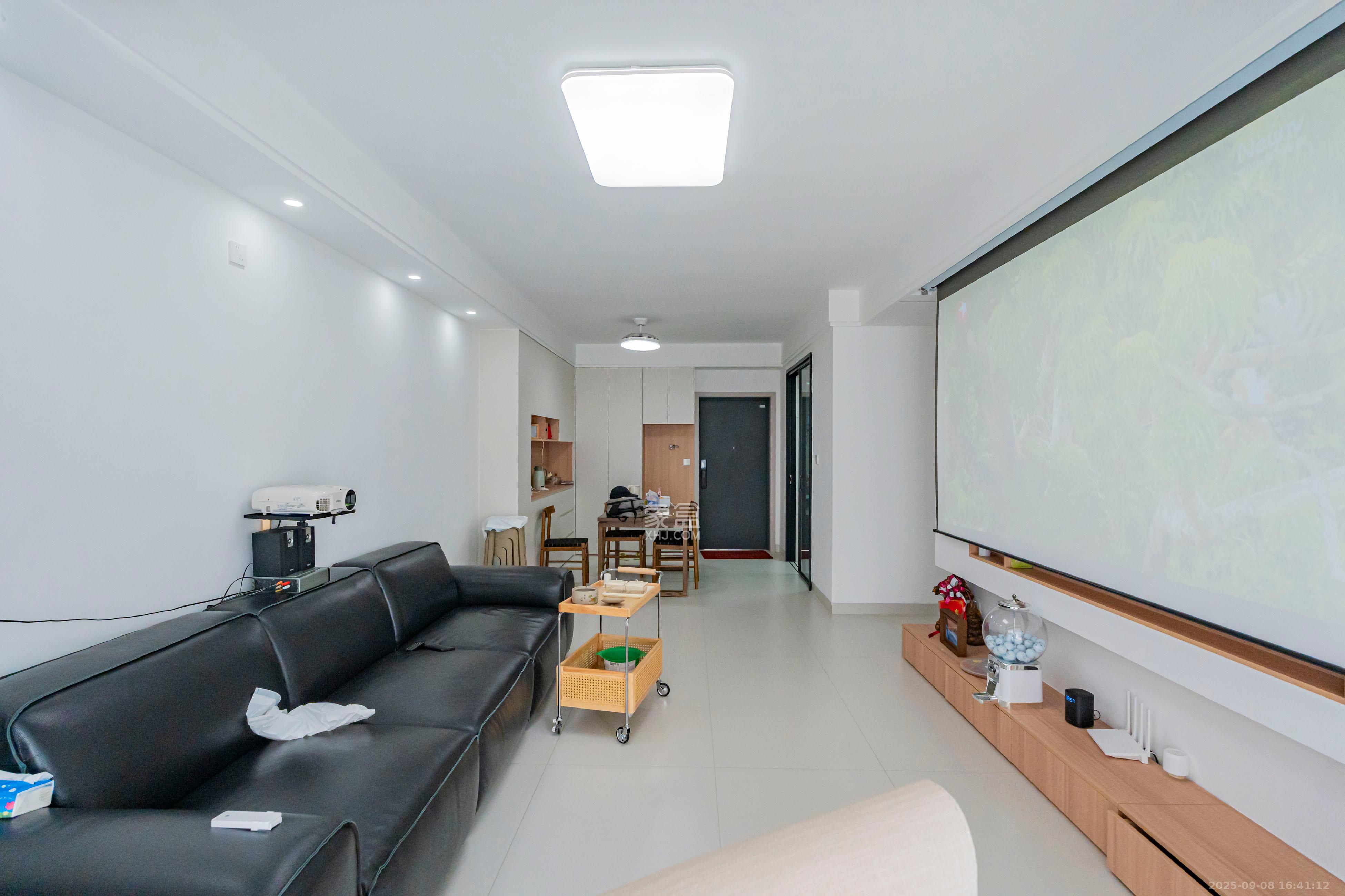 金色溪泉湾  3室2厅2卫    155.0万 金色溪泉湾  3室2厅2卫    155.0万客厅