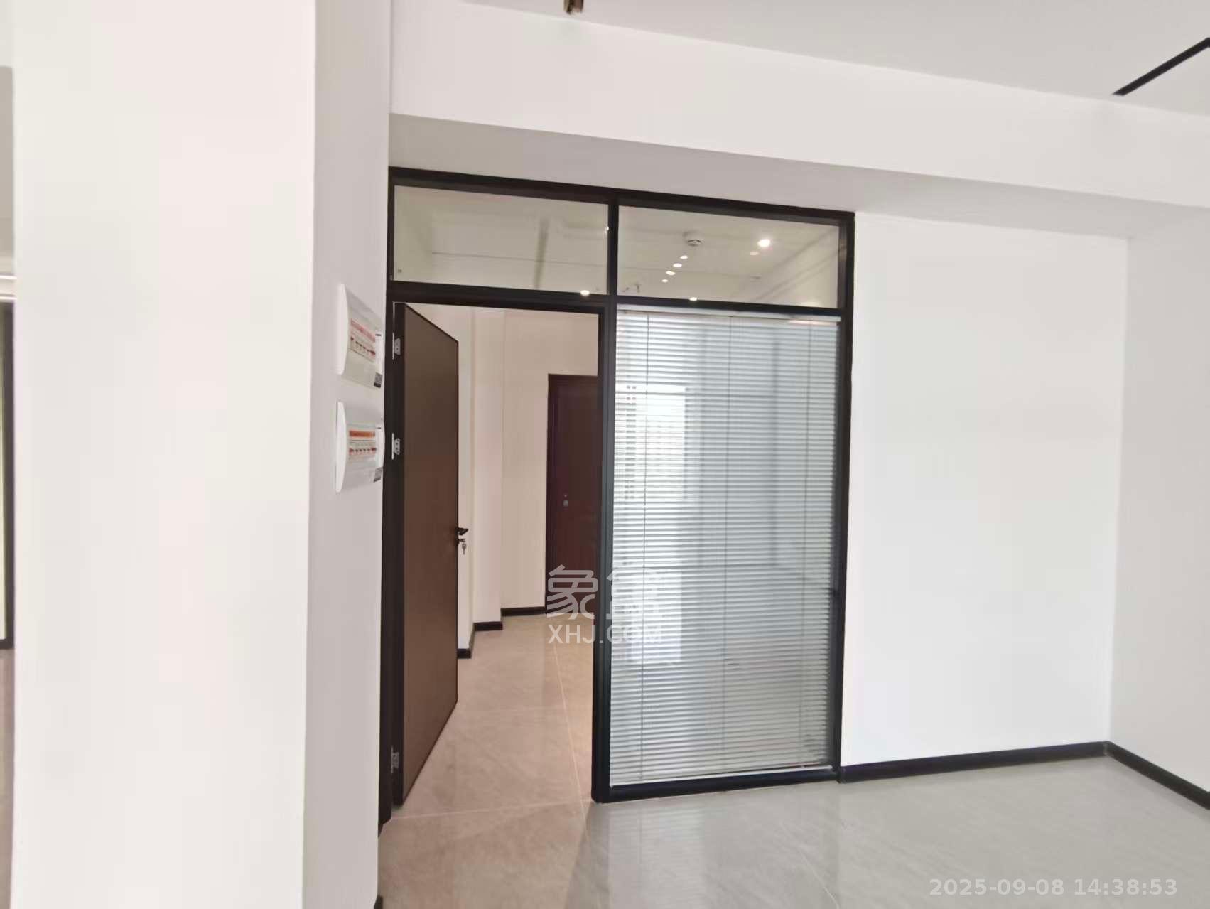 润和国际广场 1室0厅0卫 8500.0元/月 润和国际广场 1室0厅0卫 8500.0元/月室内图