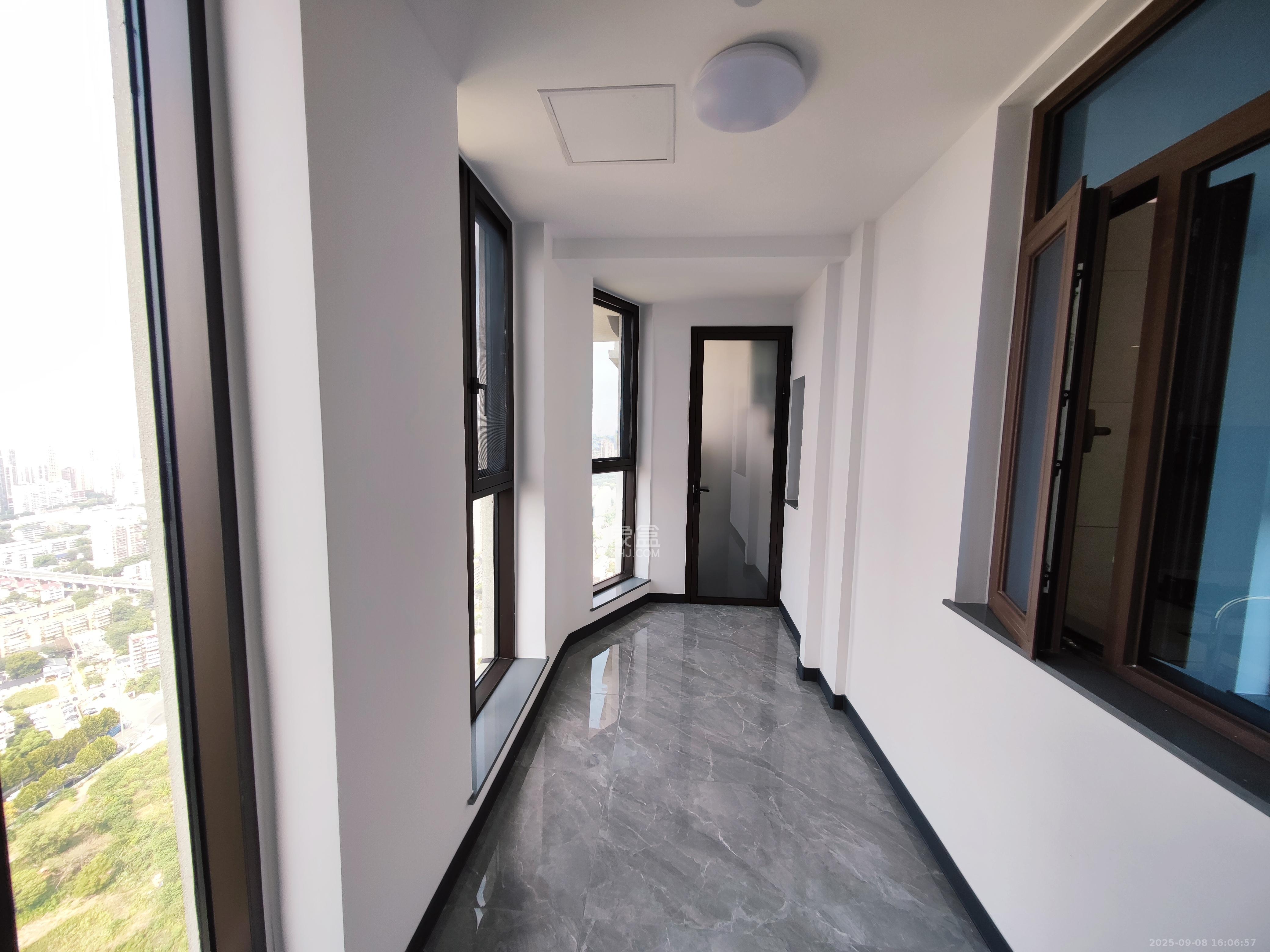 富兴时代御城  3室2厅2卫    7500.0元/月室内图