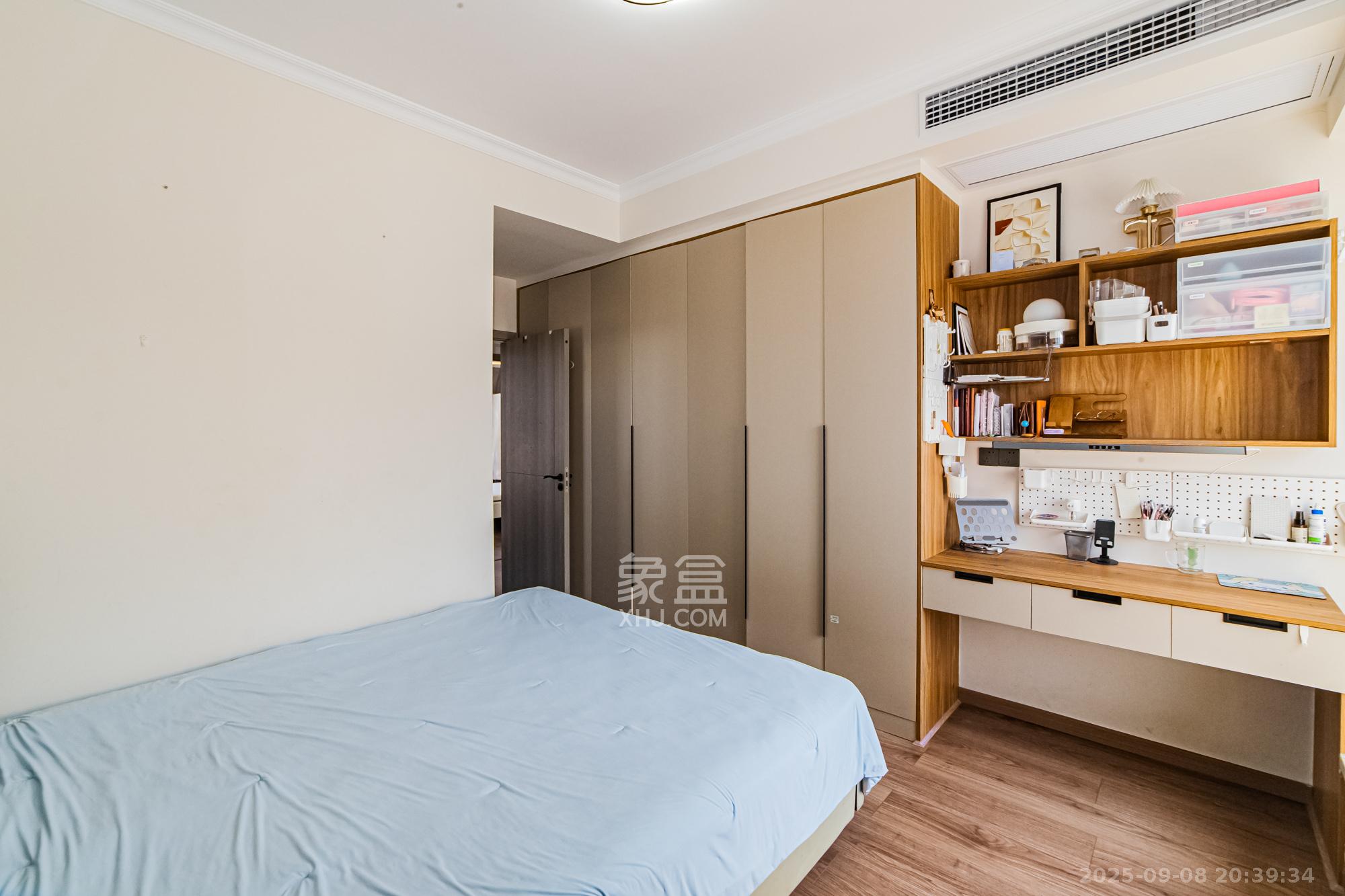 润和国际广场 4室2厅2卫 148.0万 润和国际广场 4室2厅2卫 148.0万卧室