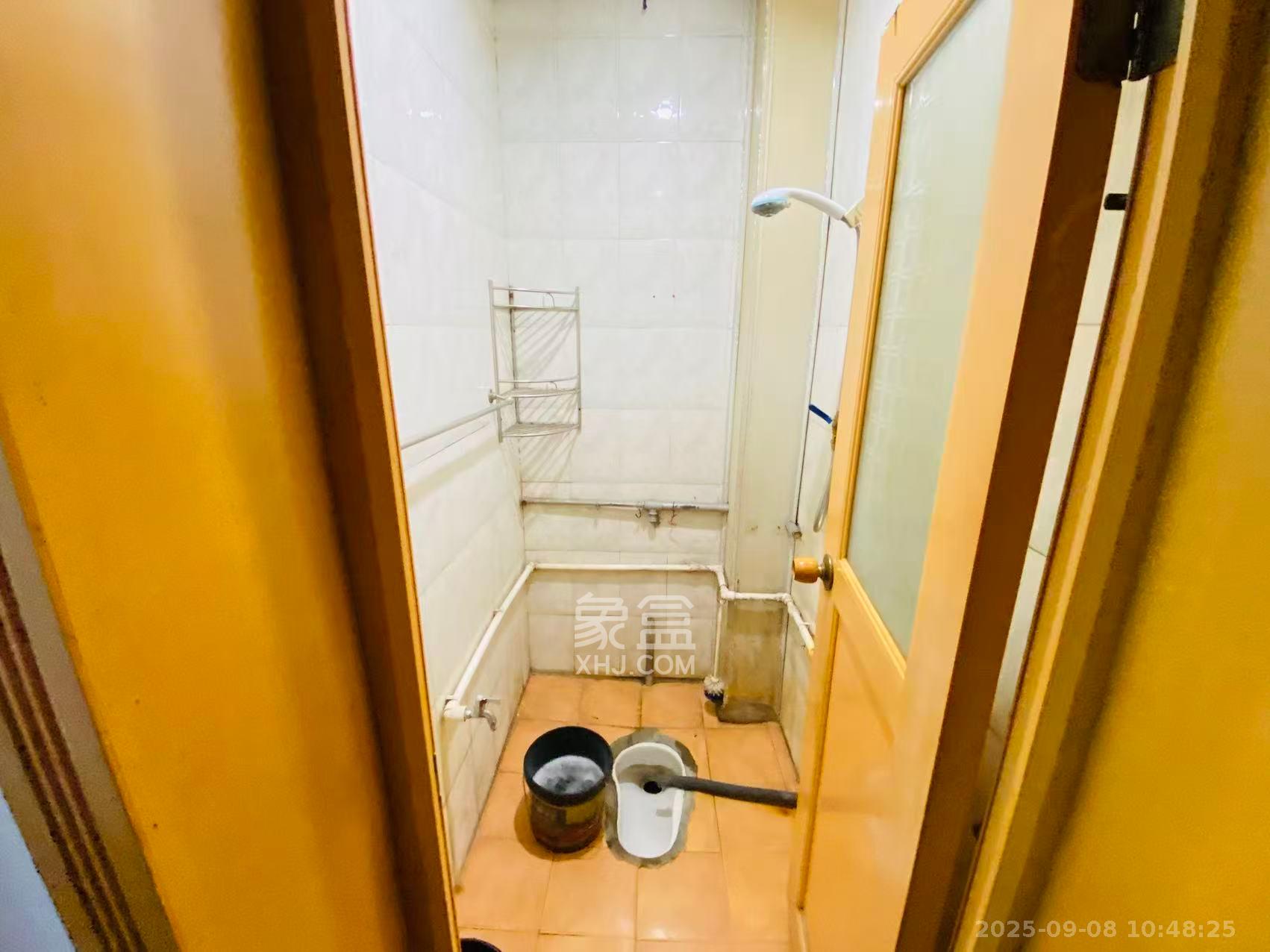 西牌楼社区 2室1厅1卫 1200.0元/月 西牌楼社区 2室1厅1卫 1200.0元/月室内图