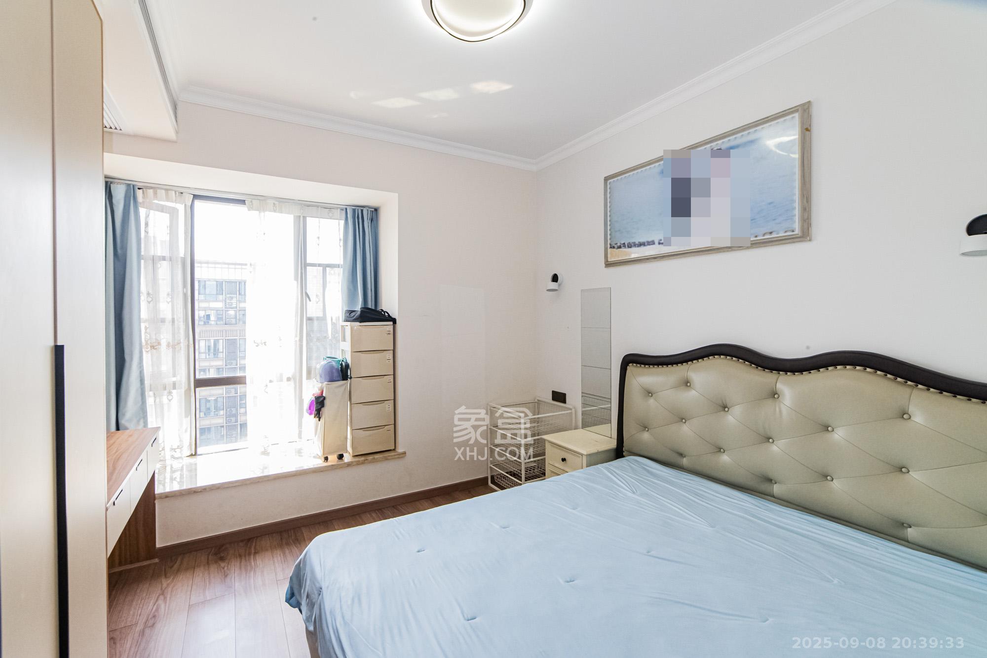 润和国际广场 4室2厅2卫 148.0万 润和国际广场 4室2厅2卫 148.0万卧室