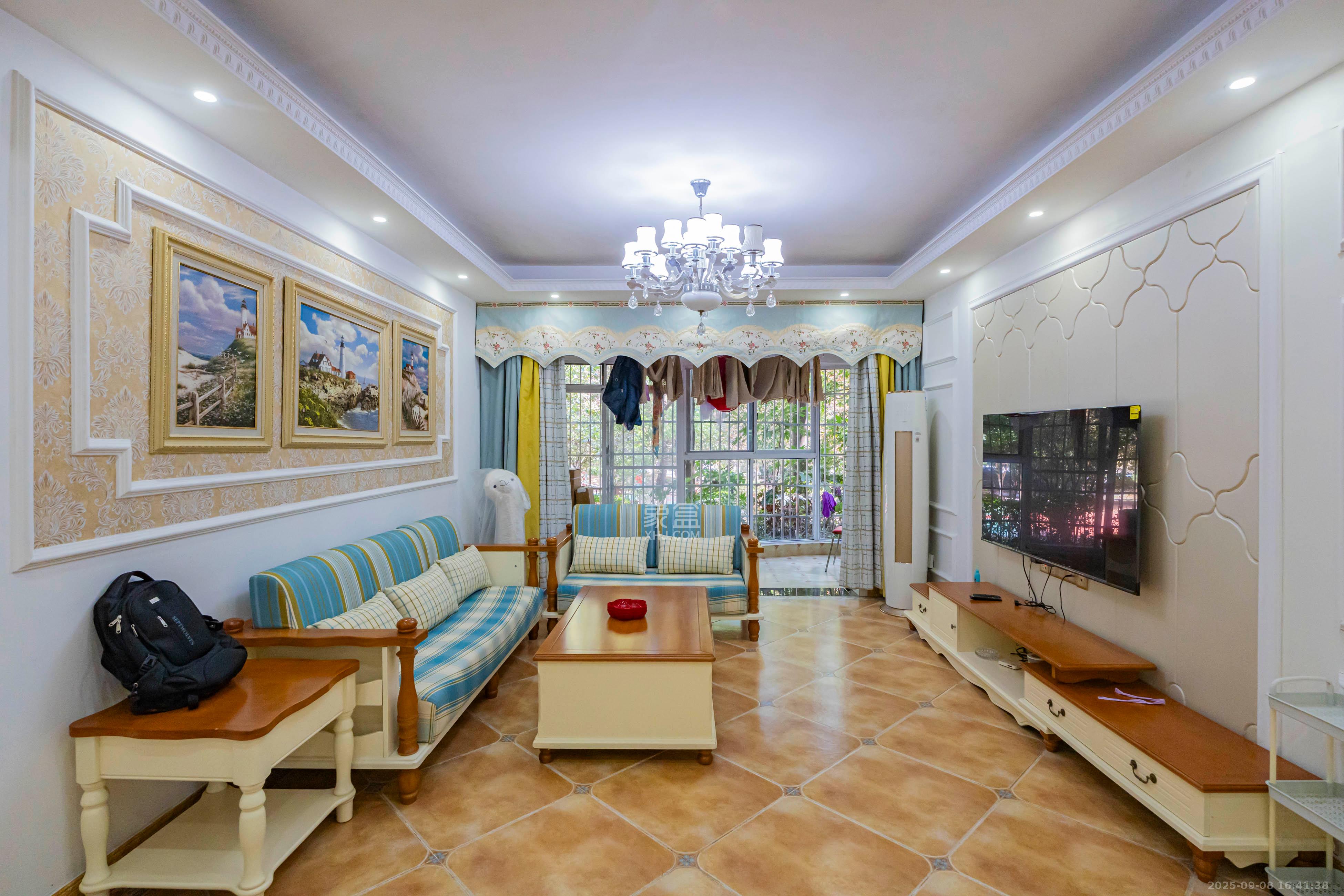 左岸春天 3室2厅1卫 128.0万 左岸春天 3室2厅1卫 128.0万客厅