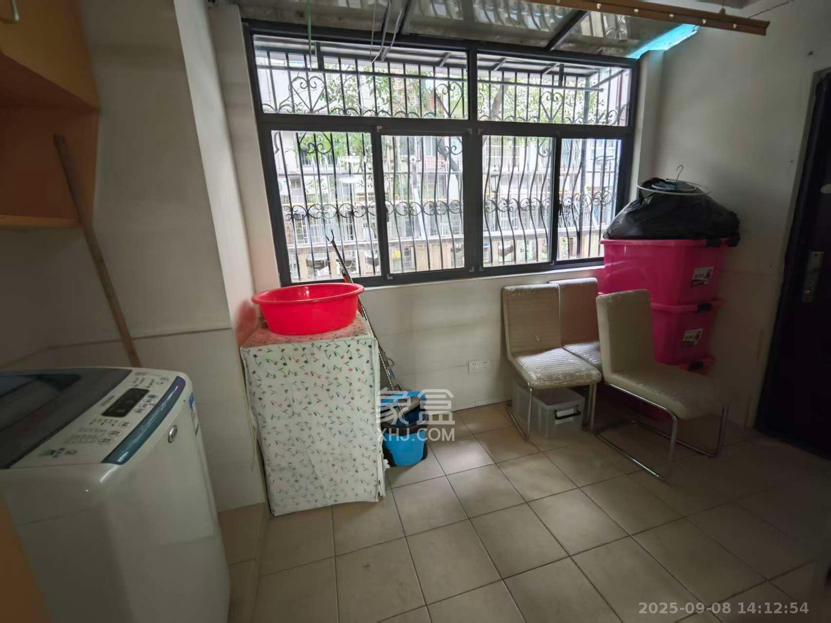 省建苑小区  3室2厅1卫    2400.0元/月 省建苑小区  3室2厅1卫    2400.0元/月室内图