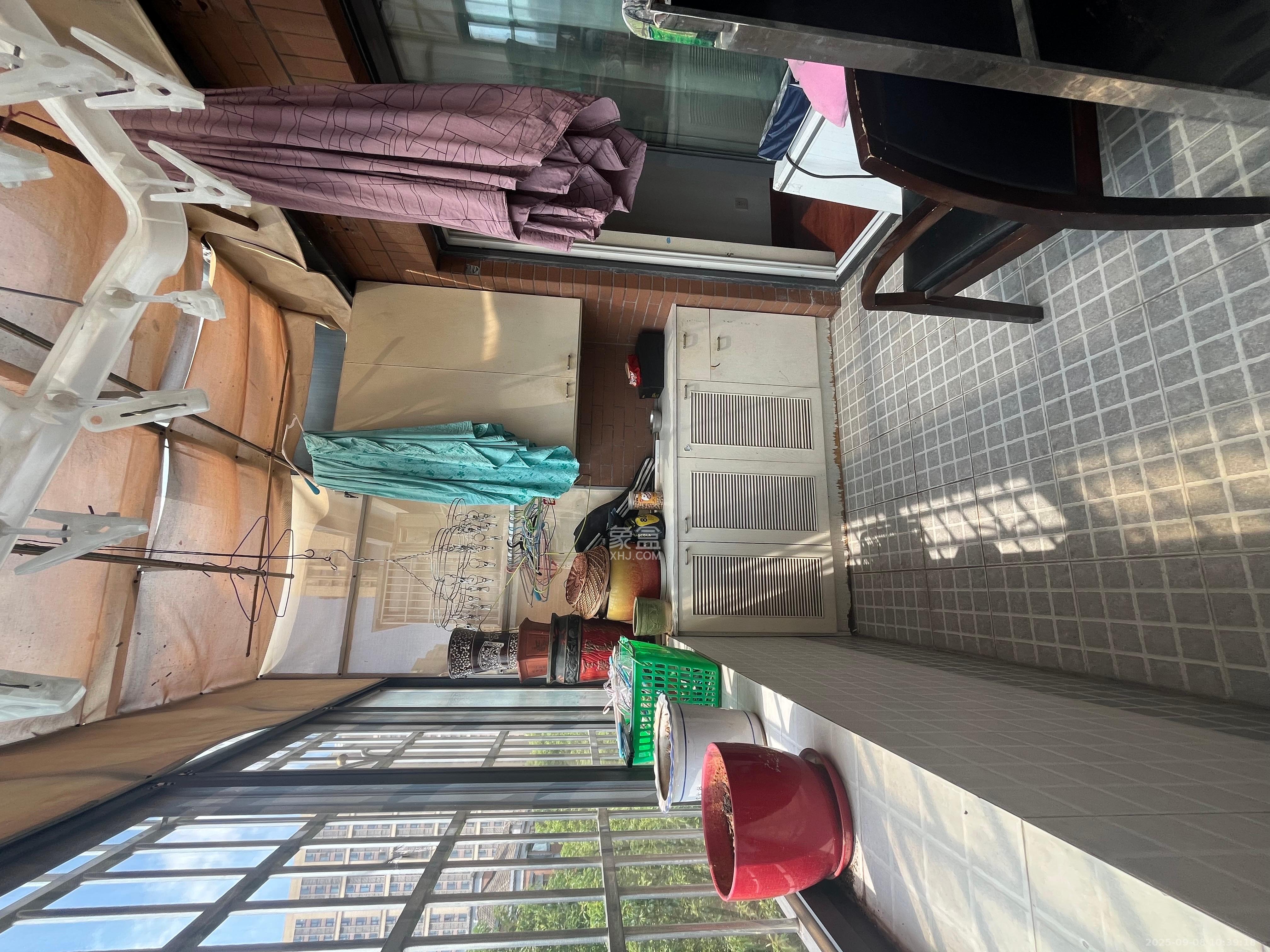 山水湾  3室2厅2卫    1800.0元/月室内图