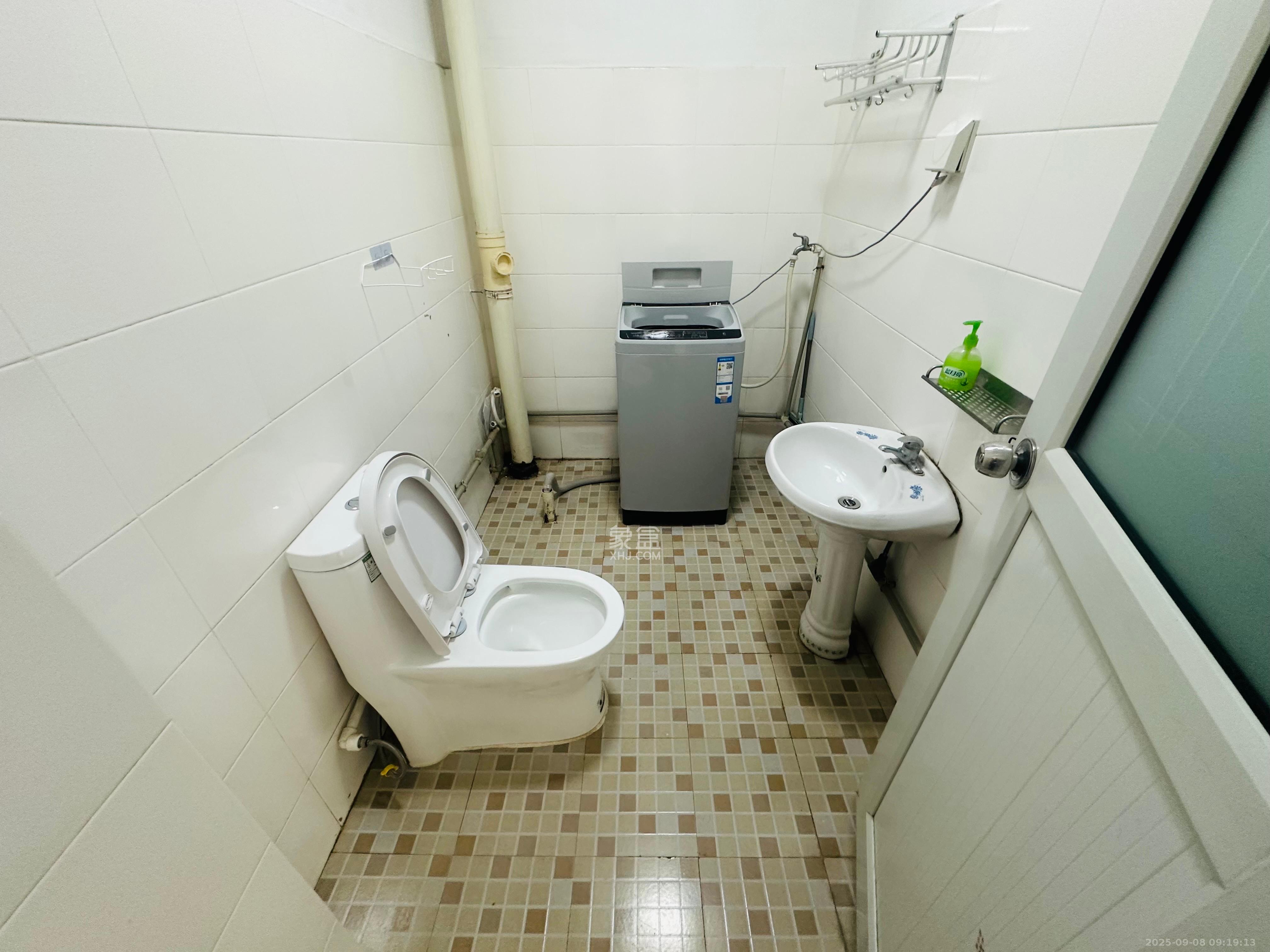 水木兰庭  3室2厅2卫    2000.0元/月室内图