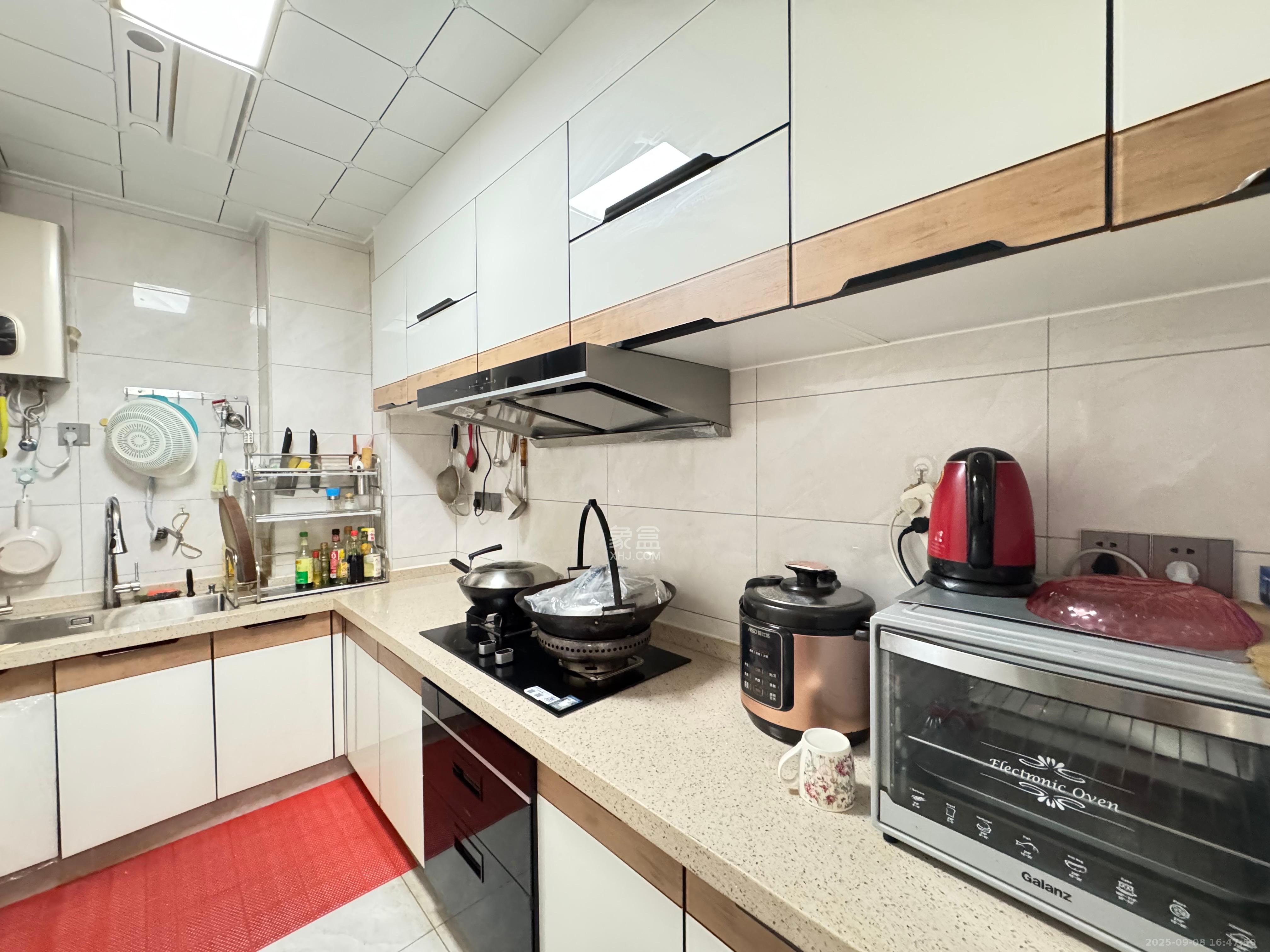 环亚高铁芯城  3室2厅2卫    3300.0元/月室内图