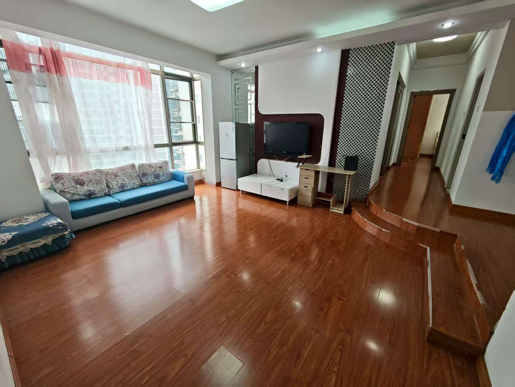 泉海好家园 2室2厅1卫 2500.0元/月 泉海好家园 2室2厅1卫 2500.0元/月室内图