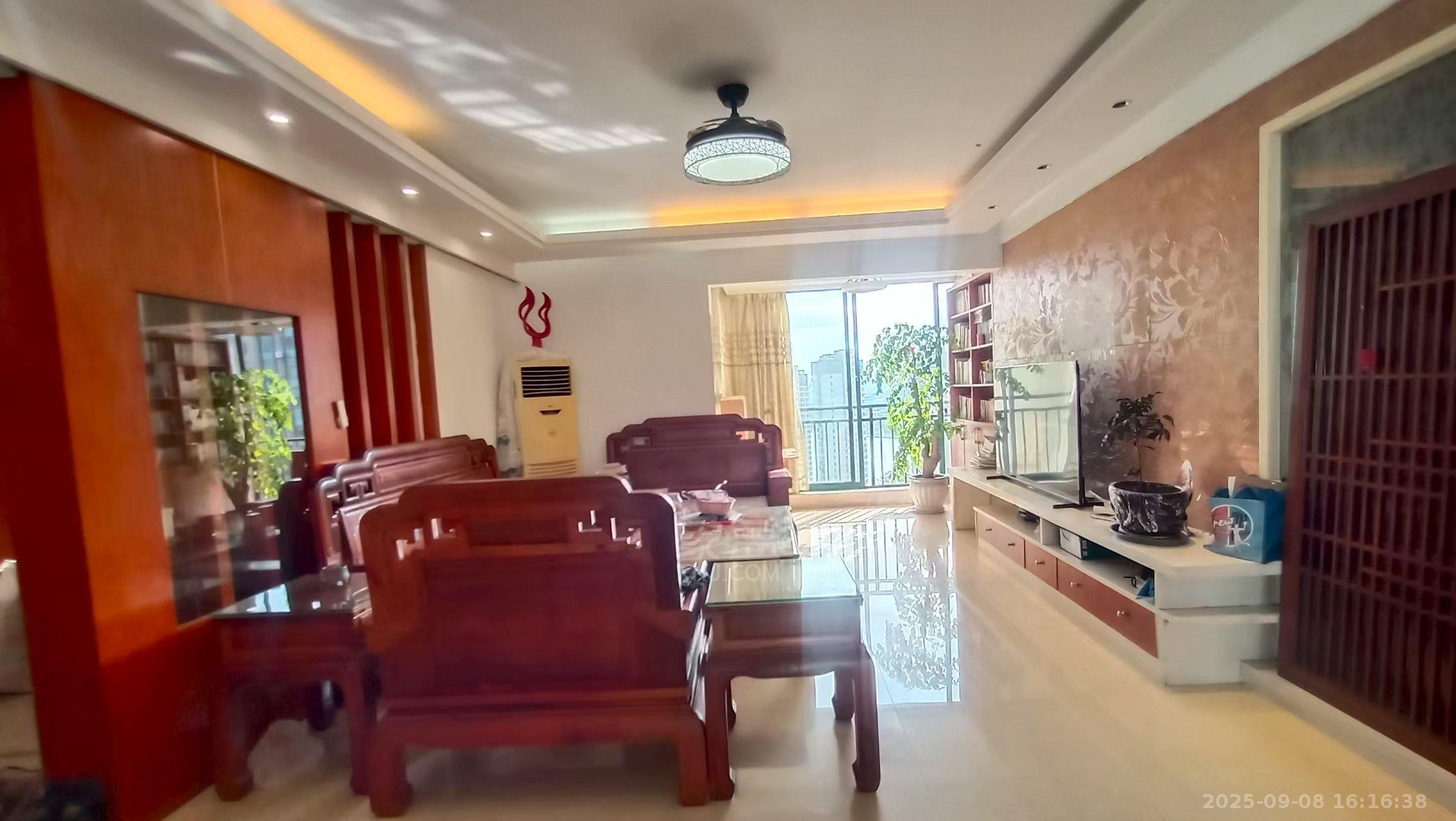 经世皇城 3室2厅2卫 1400.0元/月 经世皇城 3室2厅2卫 1400.0元/月室内图