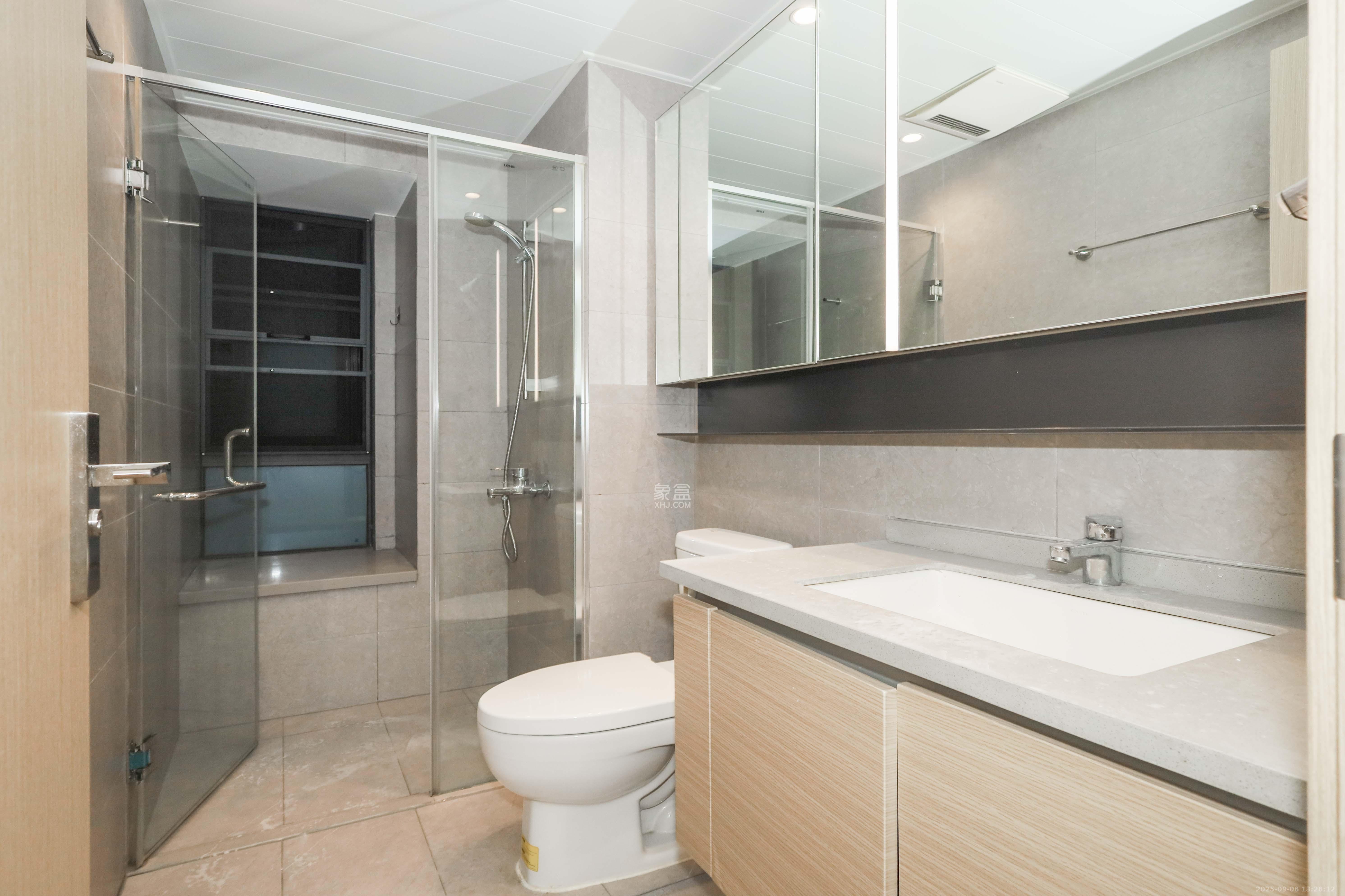 时代梅溪领峰  3室2厅2卫    139.8万 时代梅溪领峰  3室2厅2卫    139.8万卫生间