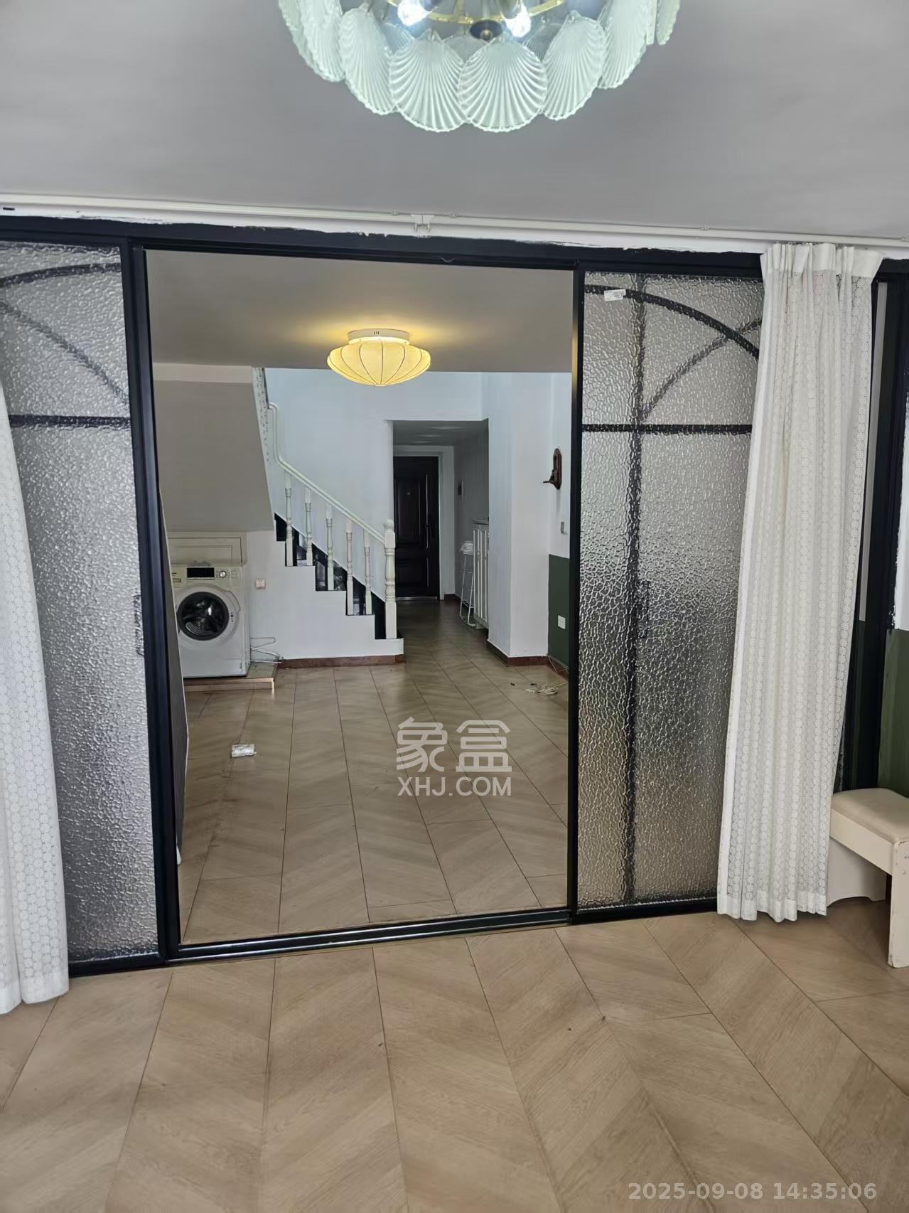 城市经典  1室1厅1卫    3200.0元/月室内图