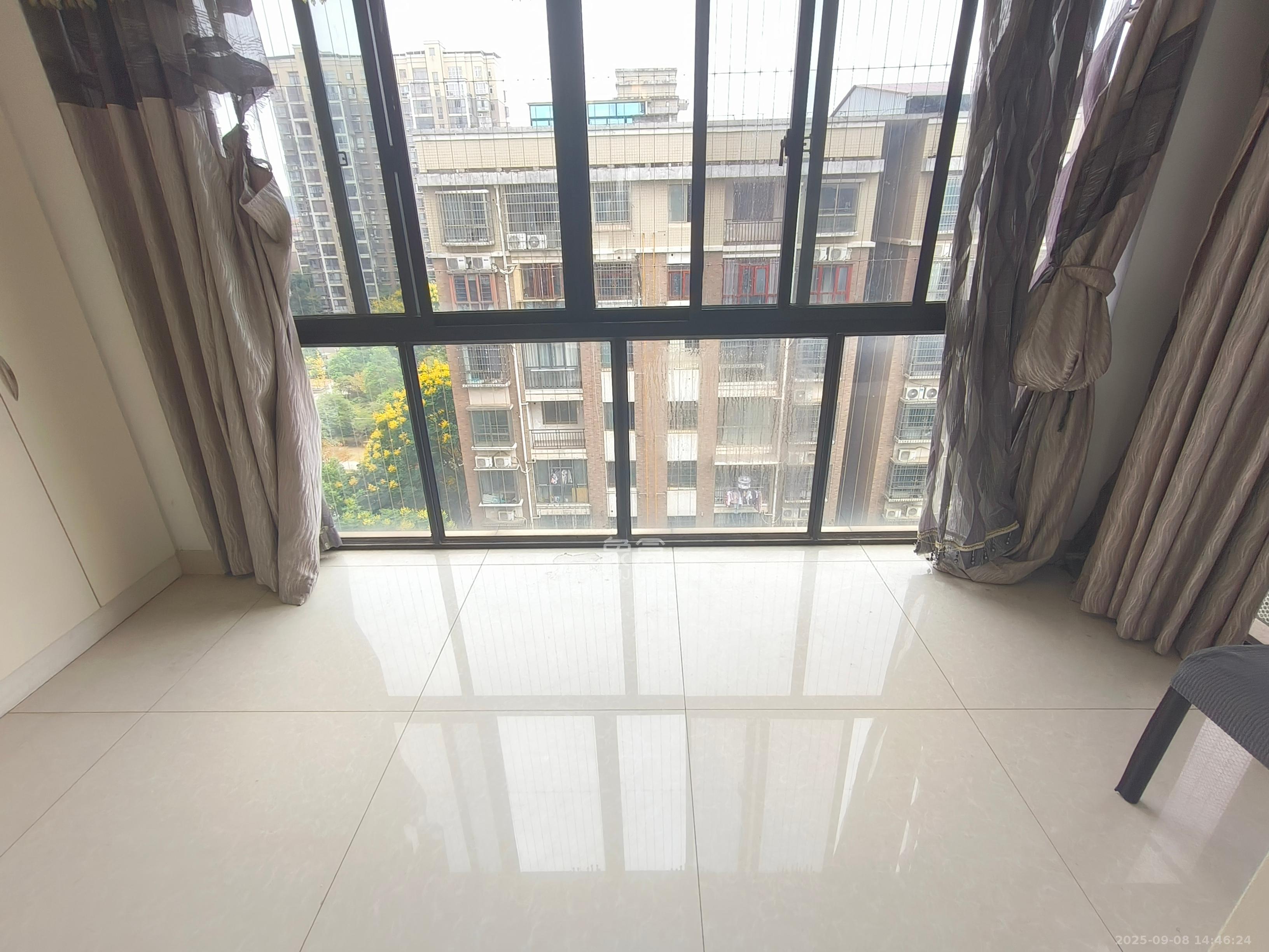 锦绣湘江 3室2厅2卫 1400.0元/月 锦绣湘江 3室2厅2卫 1400.0元/月室内图