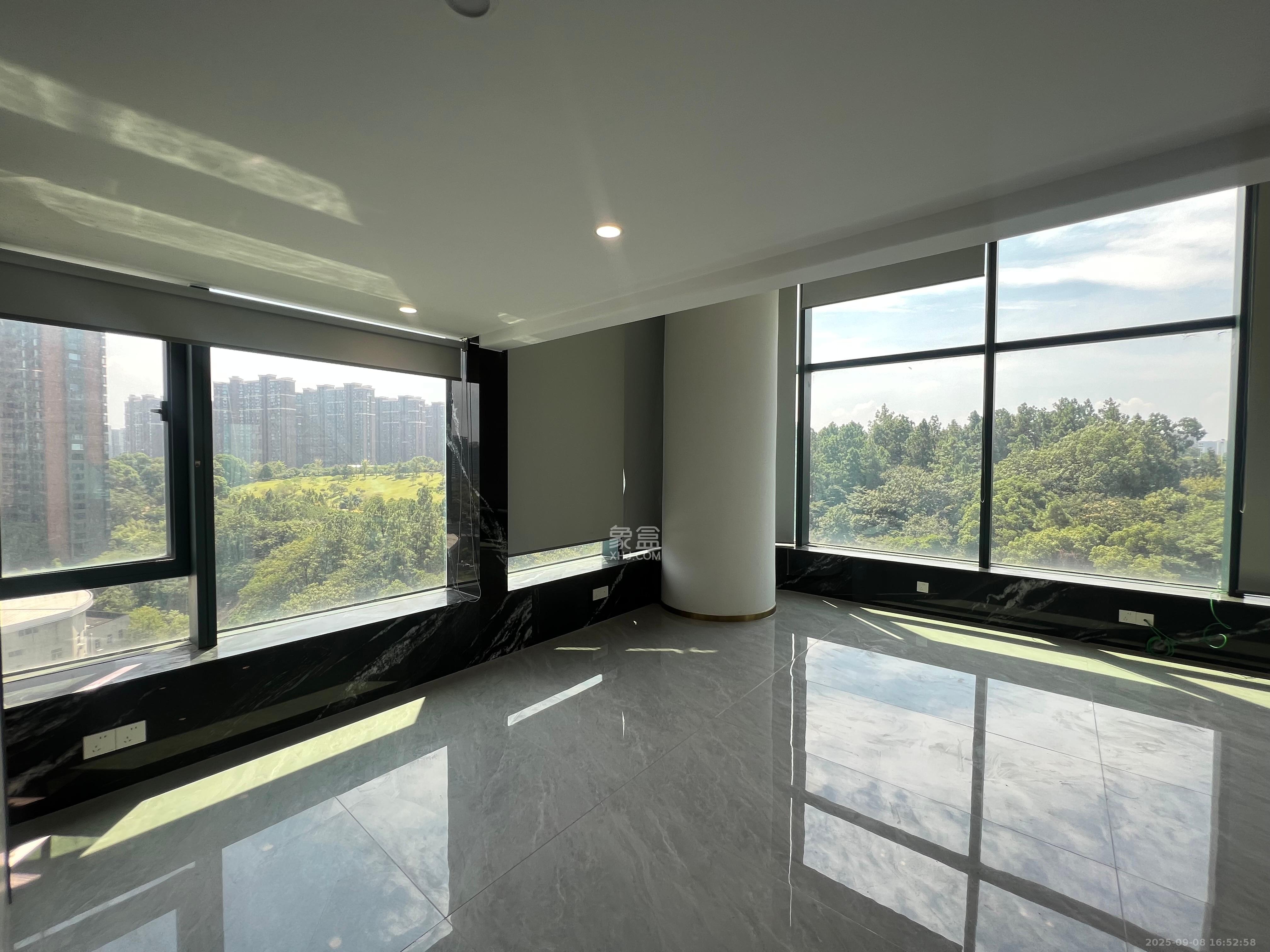 京武浪琴山三期(京武中心) 3室2厅1卫 8200.0元/月 京武浪琴山三期(京武中心) 3室2厅1卫 8200.0元/月室内图