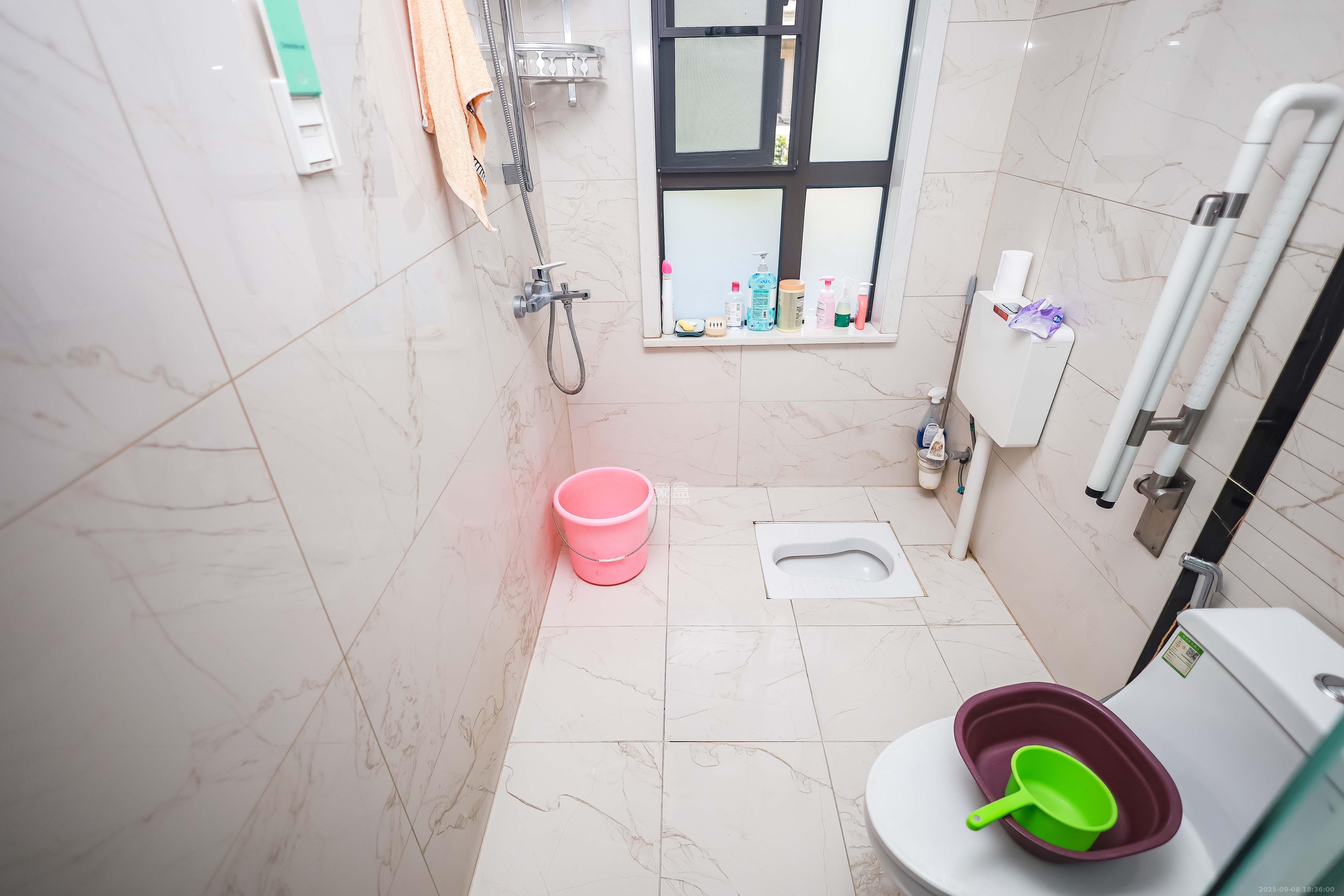 奥克斯缔壹城  4室2厅3卫    478.0万卫生间