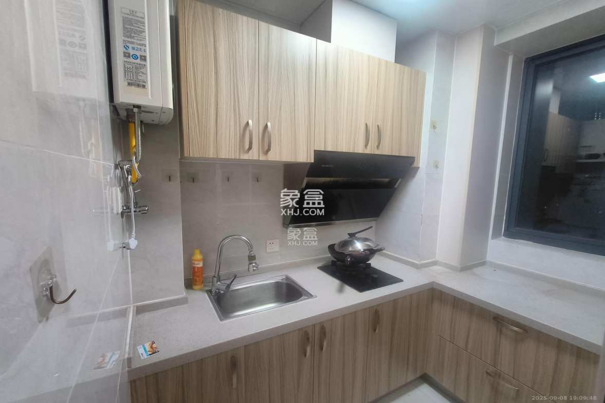 半山公馆(半山国际中心) 1室1厅1卫 1900.0元/月 半山公馆(半山国际中心) 1室1厅1卫 1900.0元/月室内图