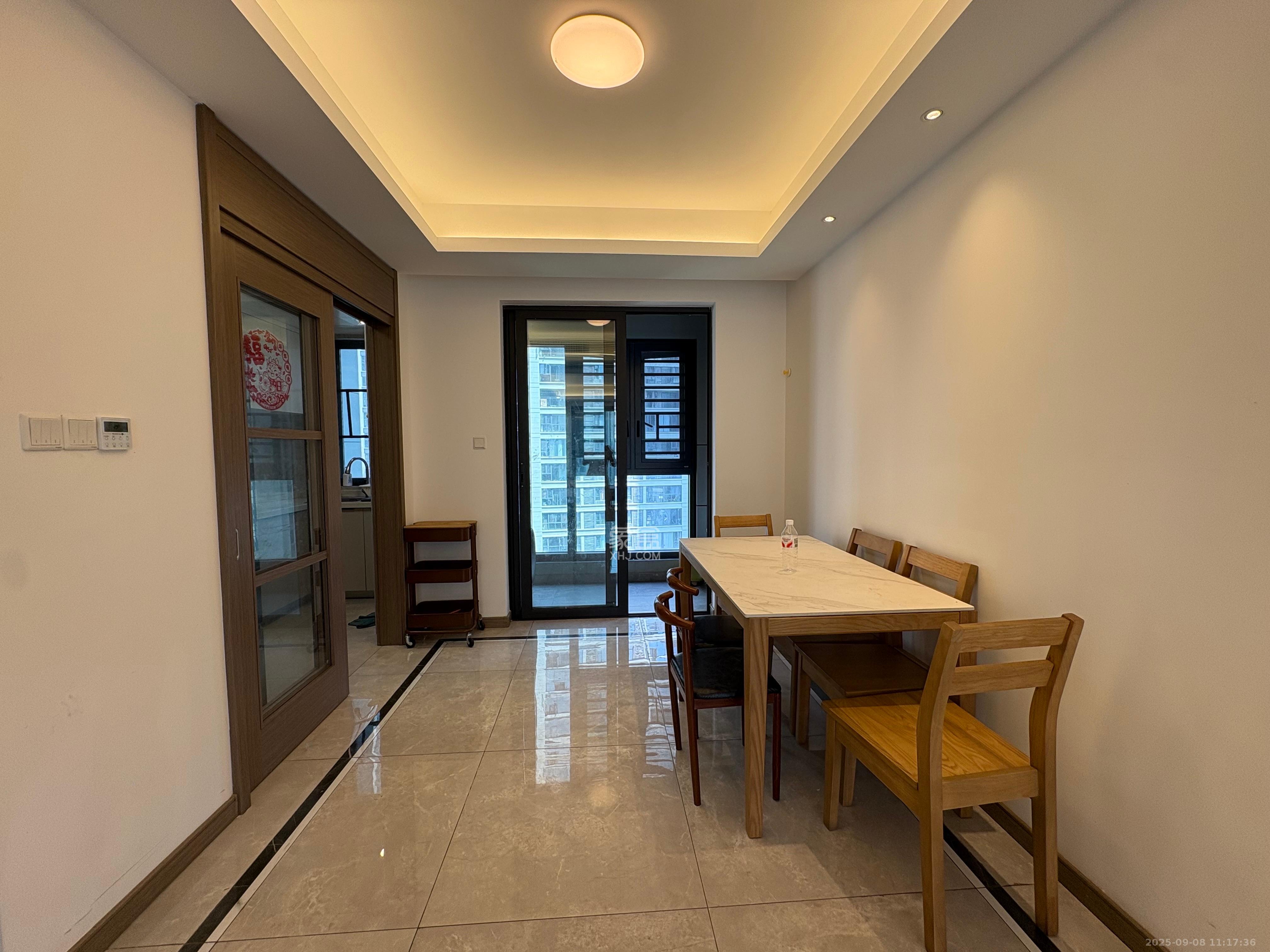 映客龙湖璟翠公馆（映客龙湖璟翠中心）  4室2厅2卫    3600.0元/月室内图