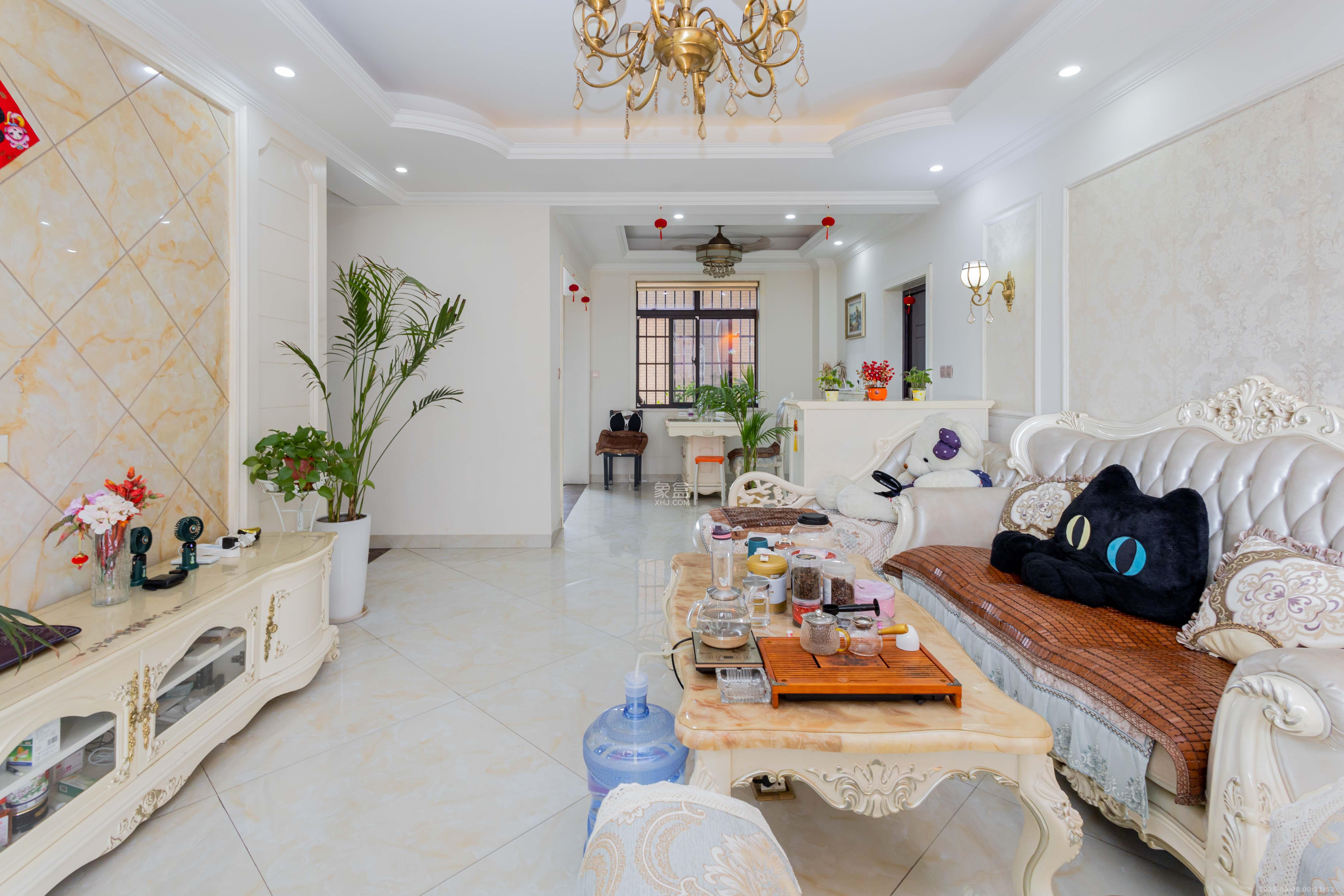 三景华御 2室2厅1卫 59.8万 三景华御 2室2厅1卫 59.8万客厅