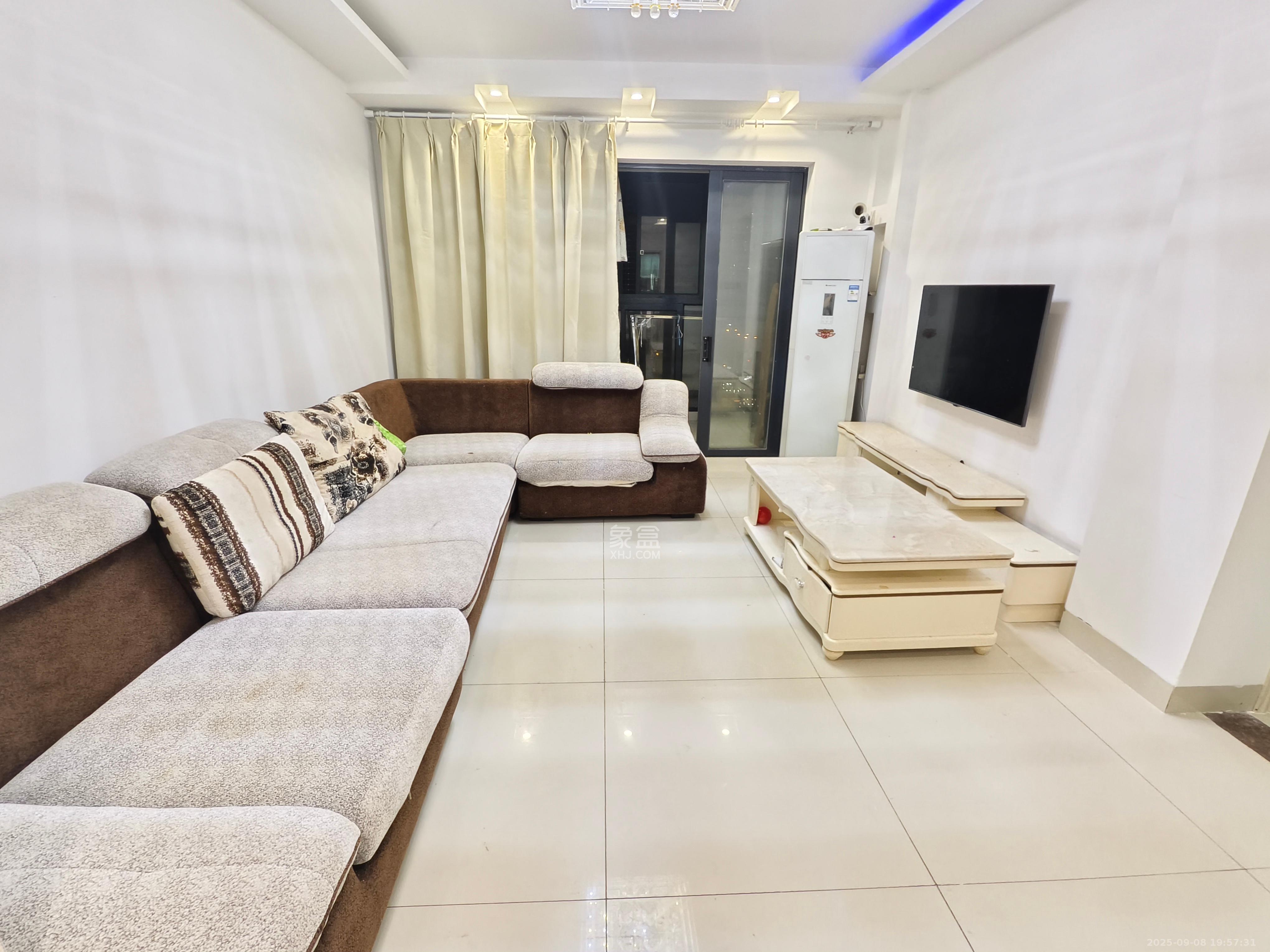 蓝山郡  3室1厅1卫    2000.0元/月 蓝山郡  3室1厅1卫    2000.0元/月室内图