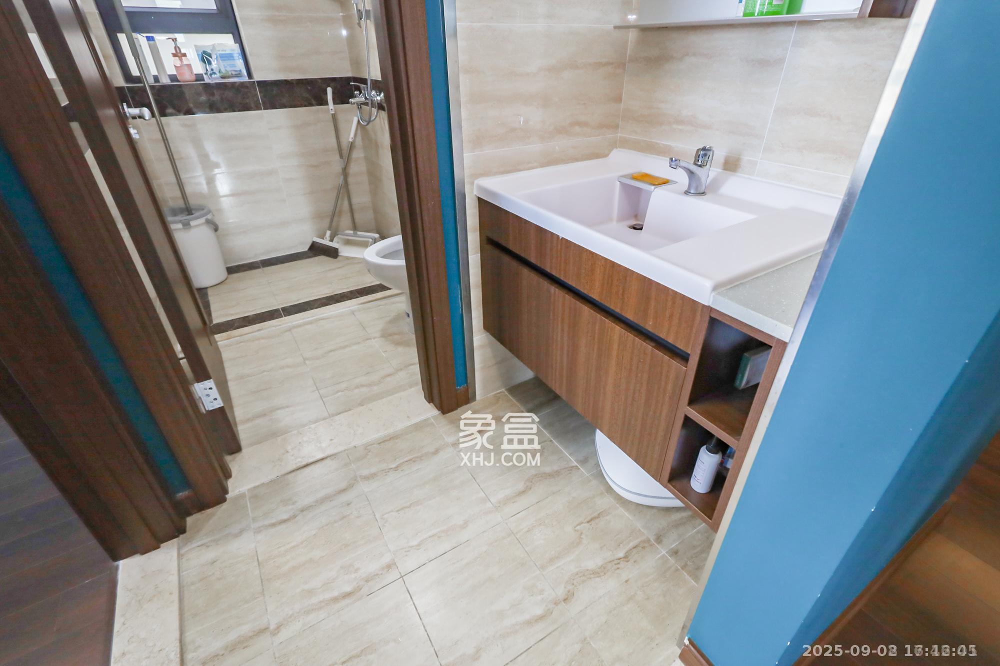 万科里金域国际  3室2厅1卫    4200.0元/月 万科里金域国际  3室2厅1卫    4200.0元/月室内图