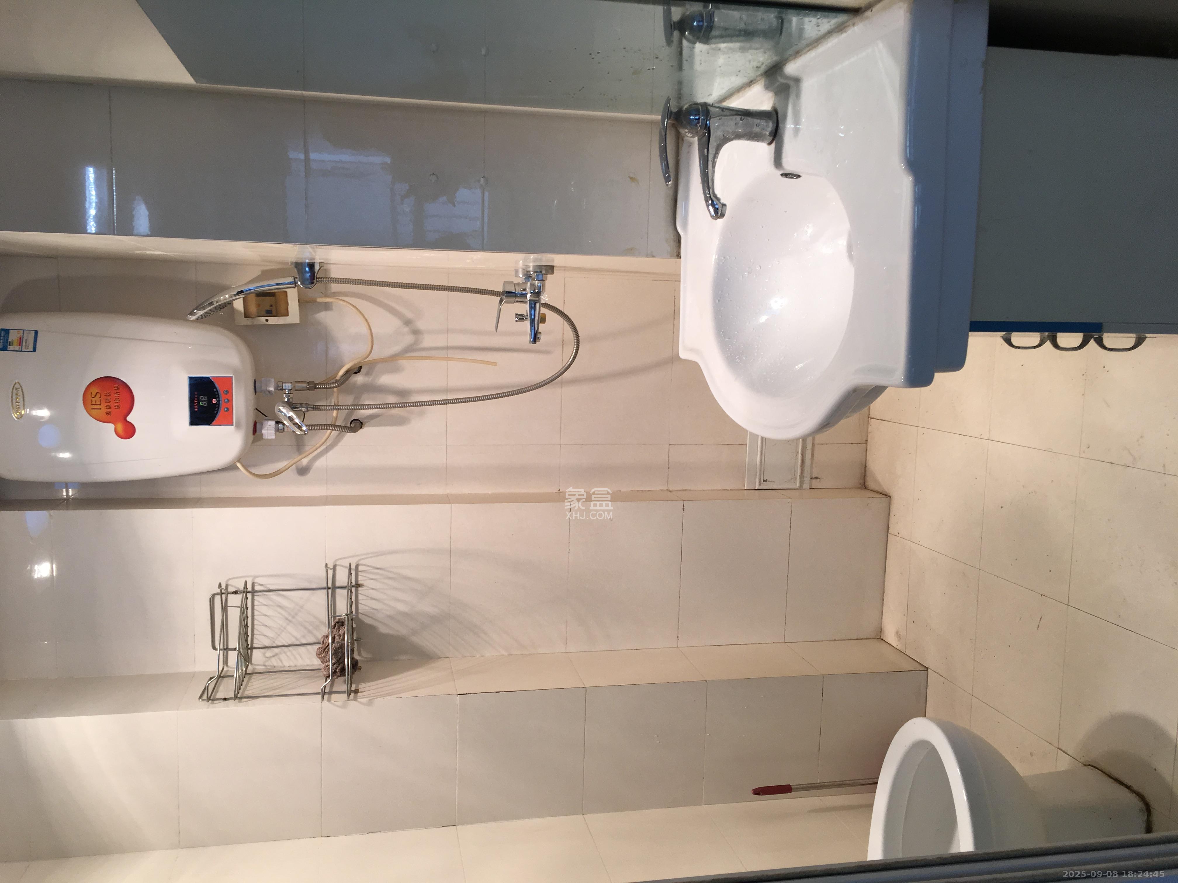 长沙之芯  1室1厅1卫    1600.0元/月 长沙之芯  1室1厅1卫    1600.0元/月室内图