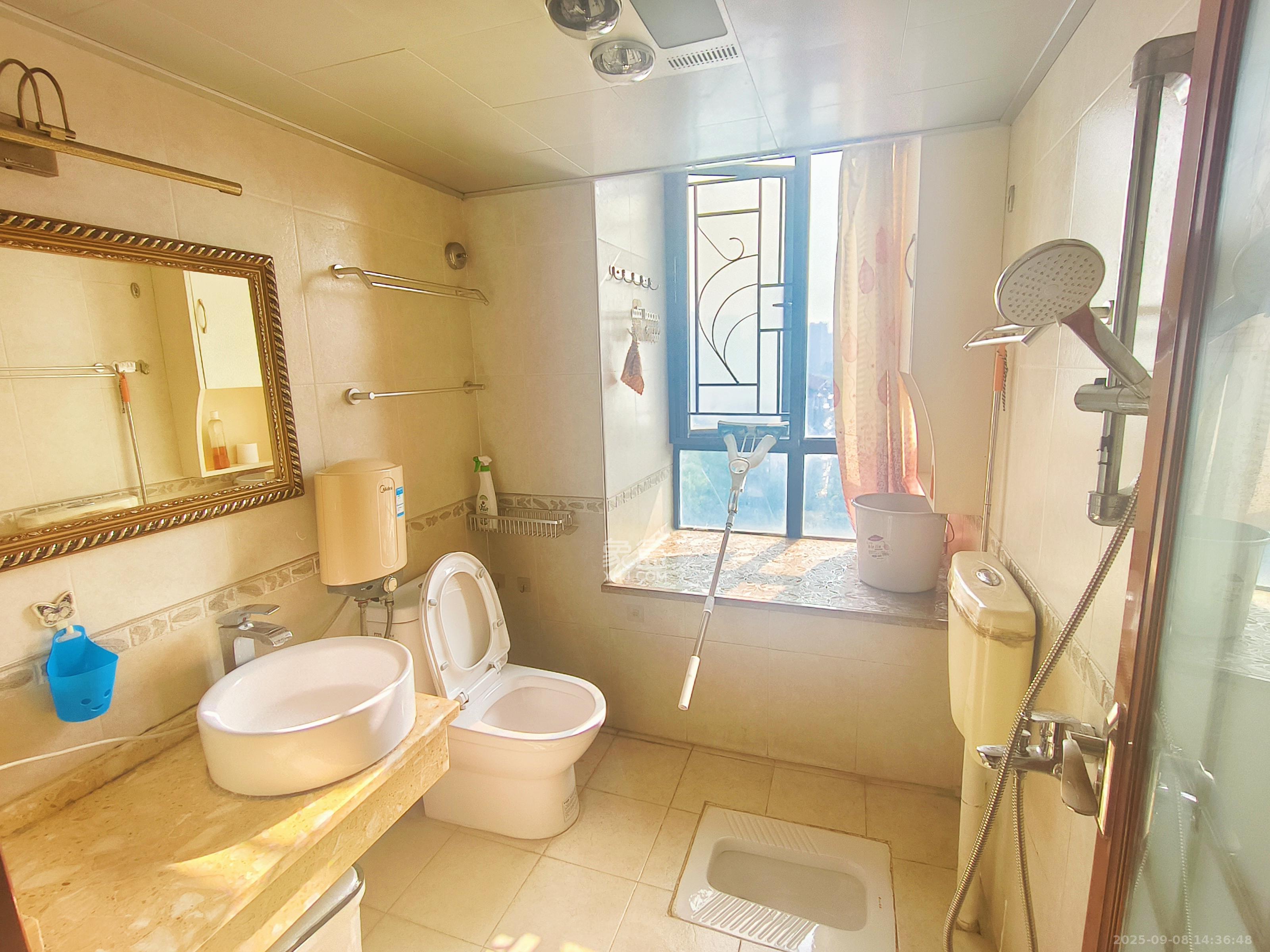 金麓国际 4室2厅2卫 3800.0元/月 金麓国际 4室2厅2卫 3800.0元/月室内图