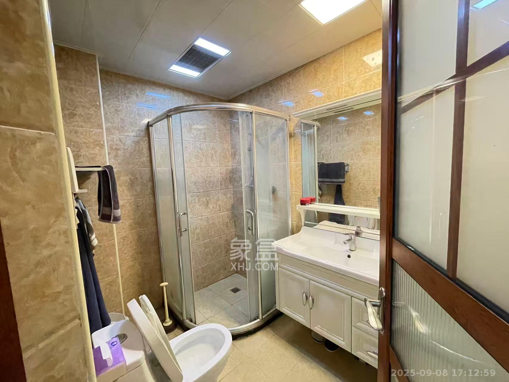 城市山水豪园(山水城市风景) 3室2厅2卫 2700.0元/月 城市山水豪园(山水城市风景) 3室2厅2卫 2700.0元/月室内图