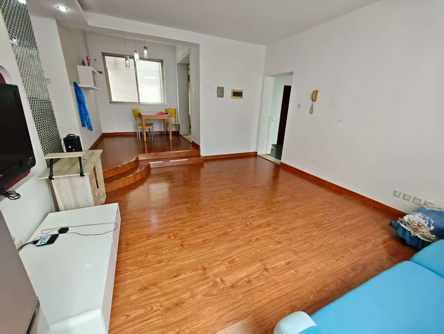 泉海好家园 2室2厅1卫 2500.0元/月 泉海好家园 2室2厅1卫 2500.0元/月室内图