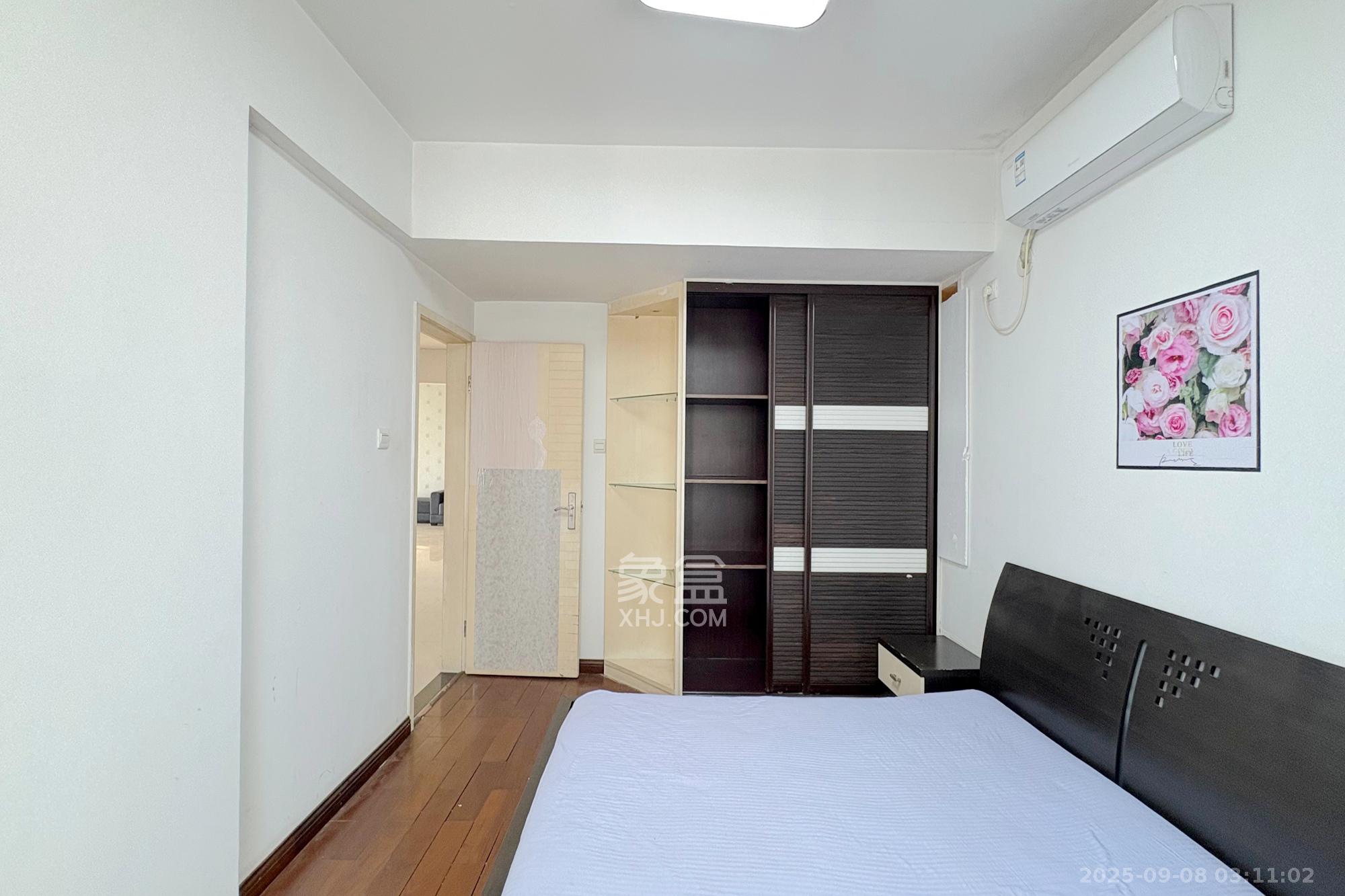 王府花园  4室2厅2卫    178.0万其他