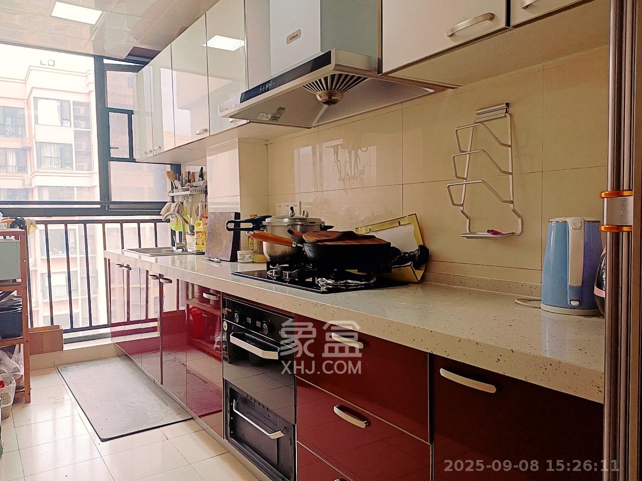 怡海星城  3室2厅2卫    2300.0元/月室内图