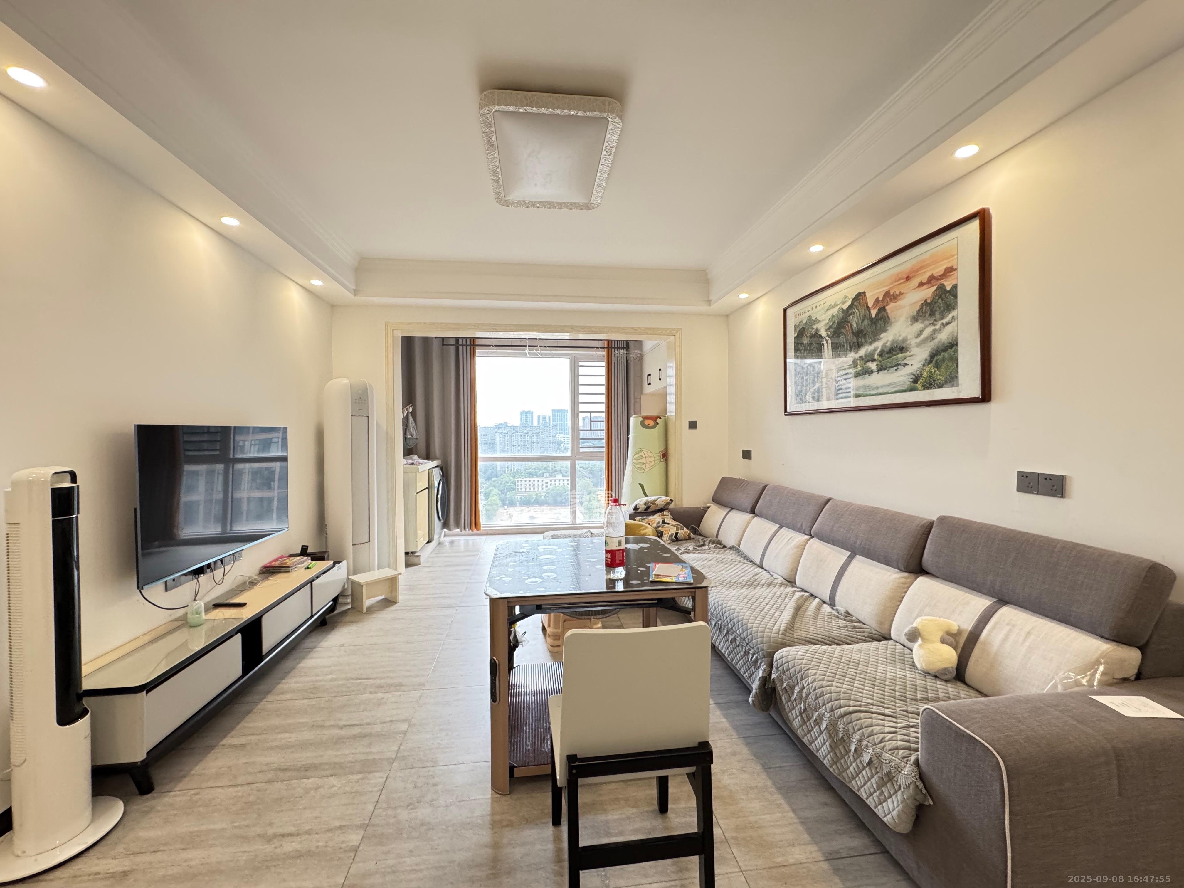 环亚高铁芯城 3室2厅2卫 3300.0元/月 环亚高铁芯城 3室2厅2卫 3300.0元/月室内图