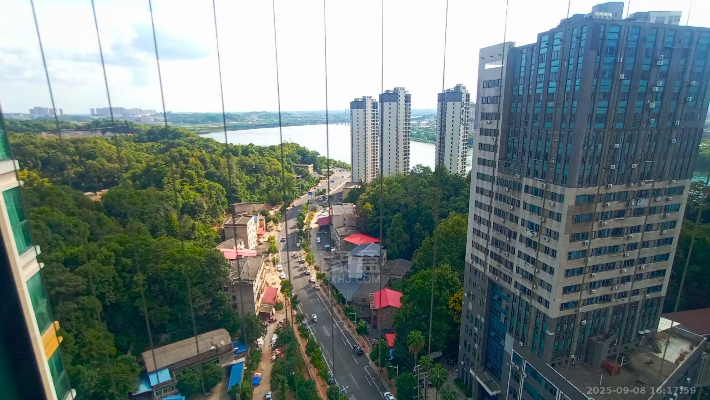 经世皇城 3室2厅2卫 1400.0元/月 经世皇城 3室2厅2卫 1400.0元/月室内图