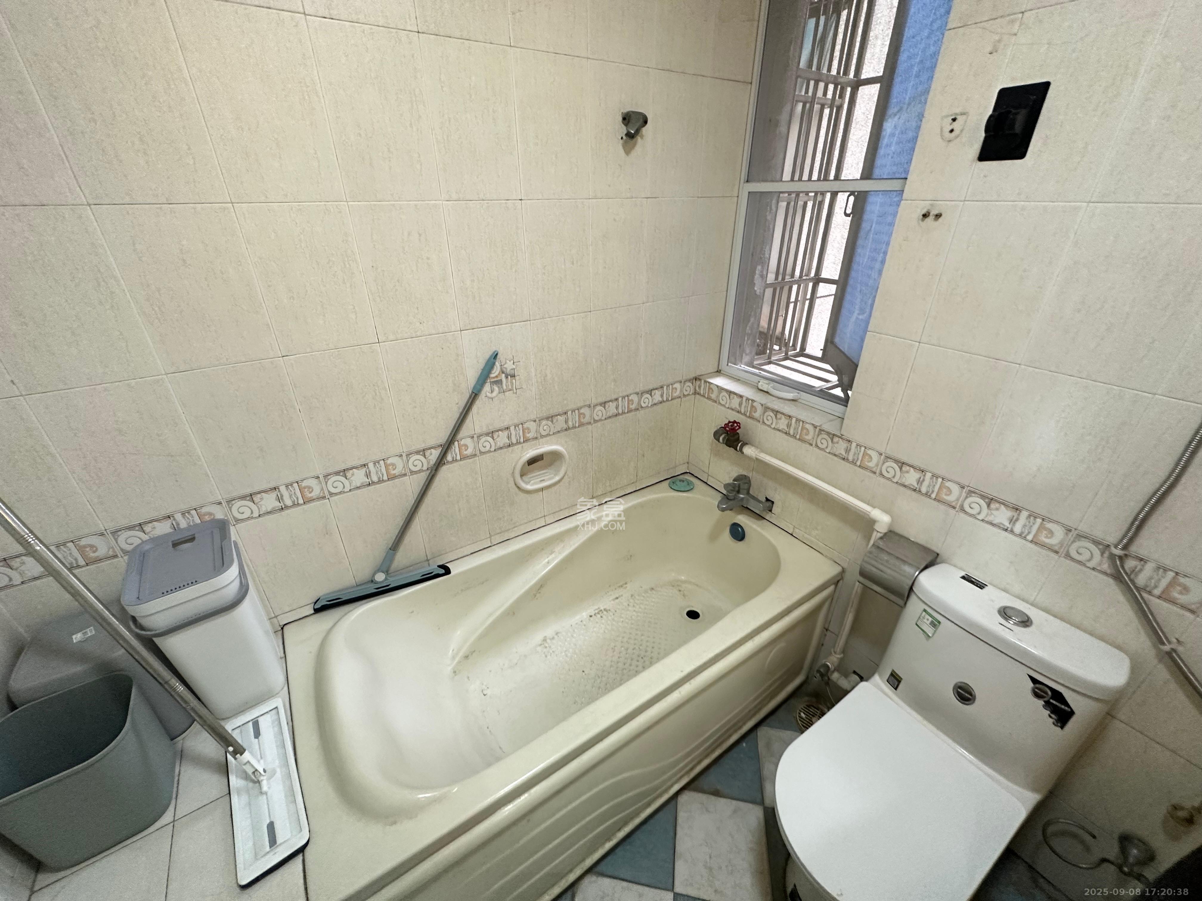 众立小区  3室2厅2卫    2500.0元/月室内图